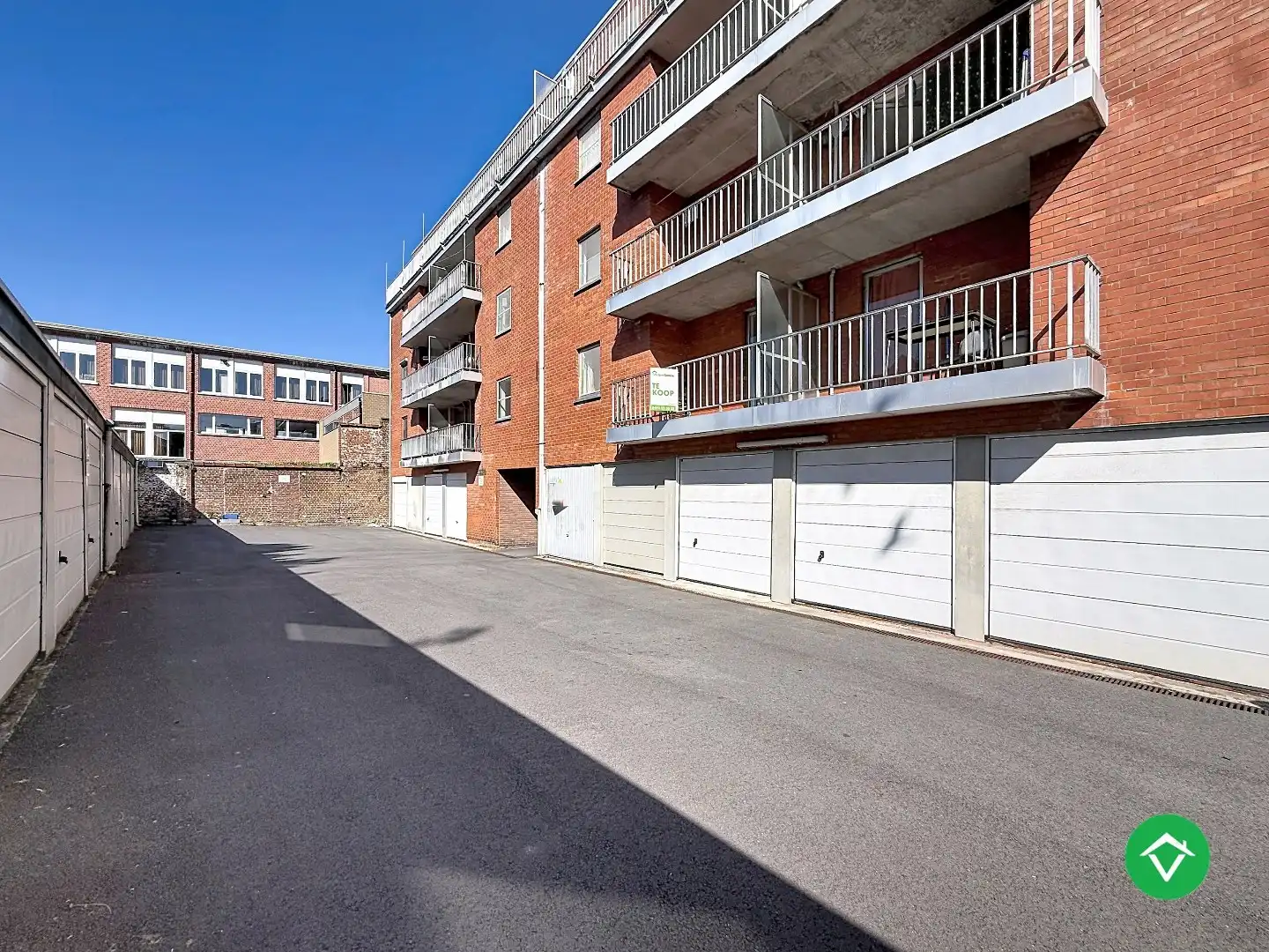 Appartement met 2 slaapkamers en garage te Roeselare foto 18