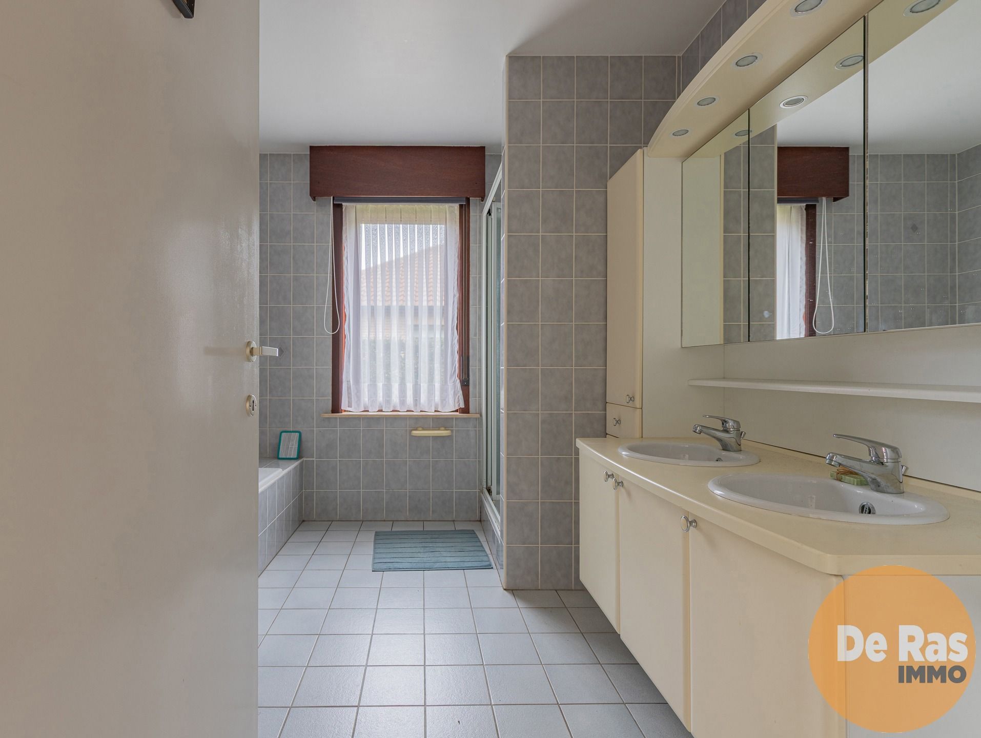 HEUSDEN - Verzorgde bungalow in rustige buurt foto 8