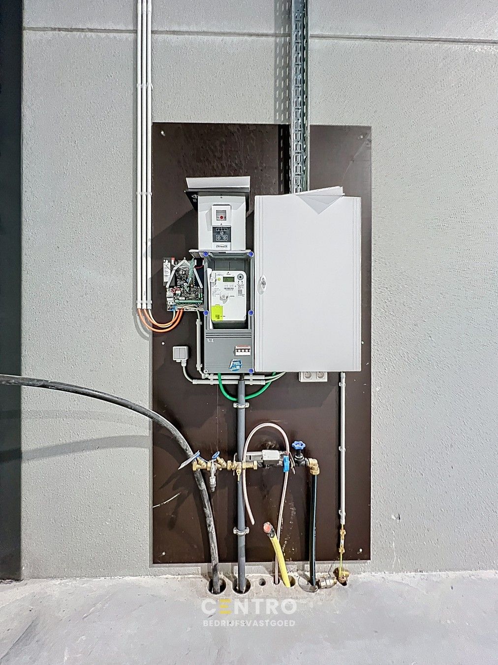 NB-magazijn van ± 275 m² (incl. 2 parkeerplaatsen!) en moderne glaspartij in driehoek TIELT-DEINZE-WAREGEM ! foto 13