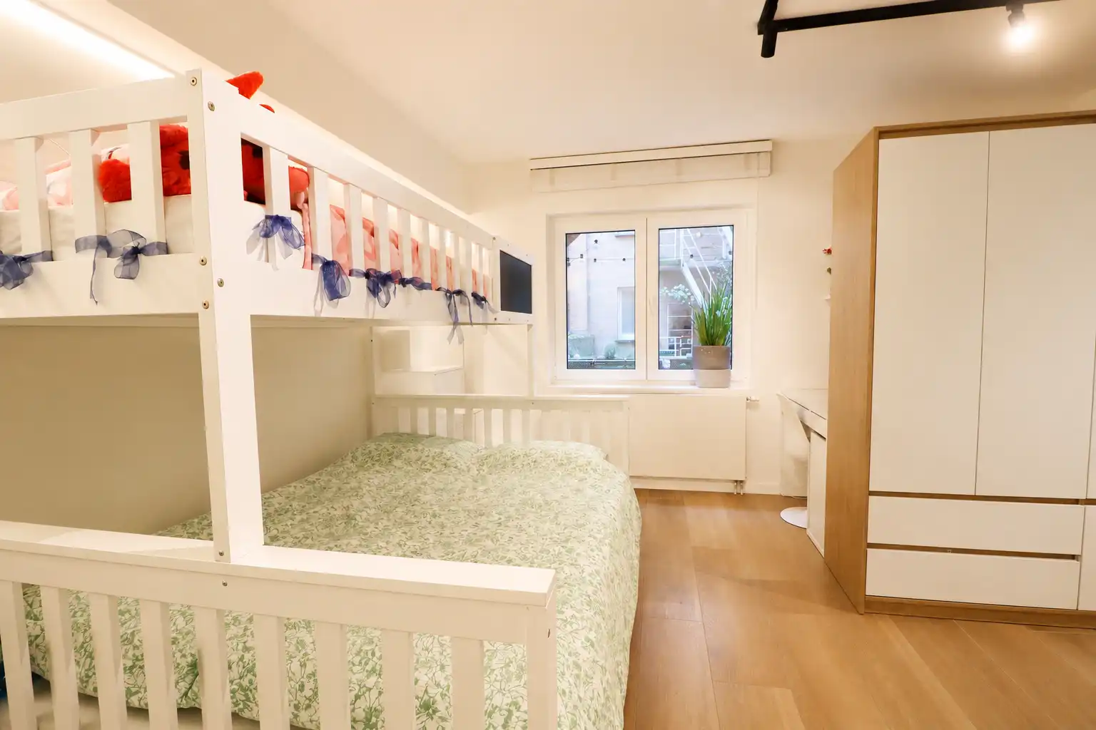 Luxueus, lichtrijk appartement (130 m²) met 3 slaapkamers en frontaal zeezicht. foto 3