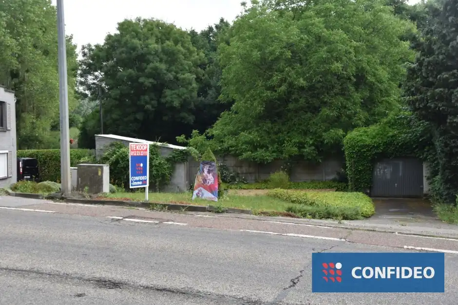 Grond te koop foto {{pictureIndex}}