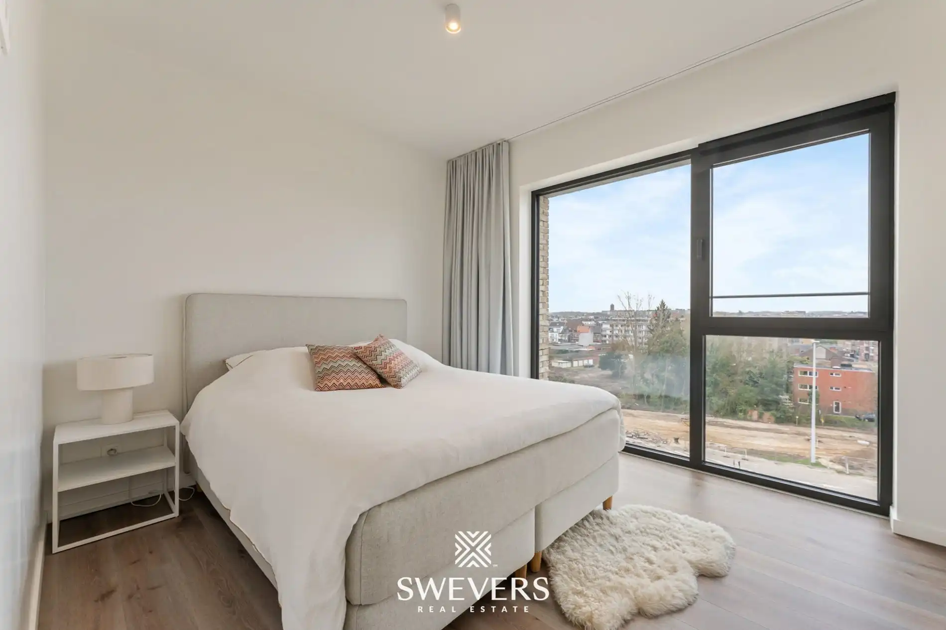 Luxueus, energiezuinig appartement met zonnig terras met skyline in centrum Hasselt  foto 13