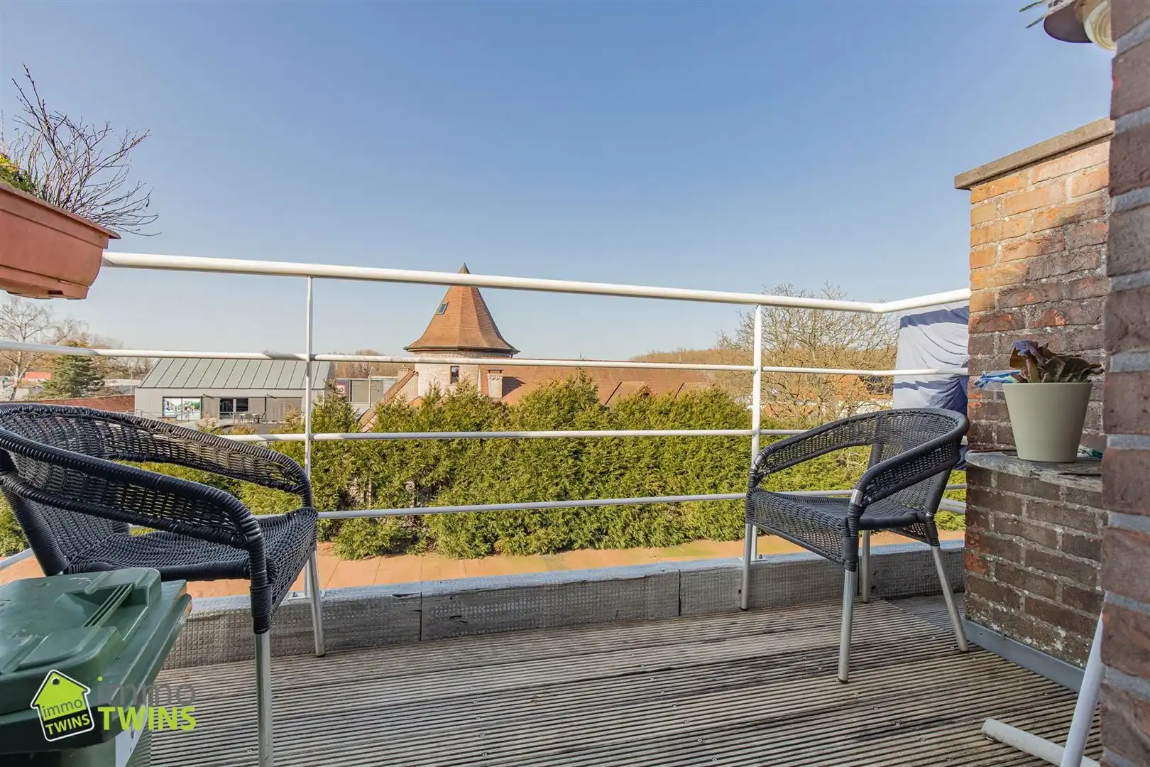 Duplex app met garage  foto 14