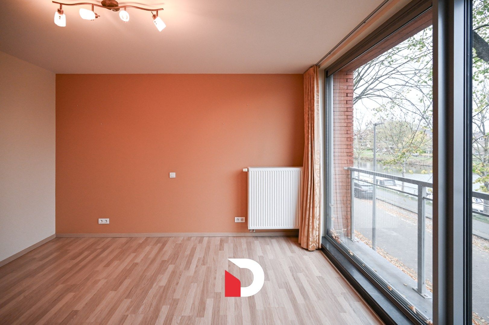 Lichtrijk 3-kamerappartement met frontaal zicht op het water foto 6