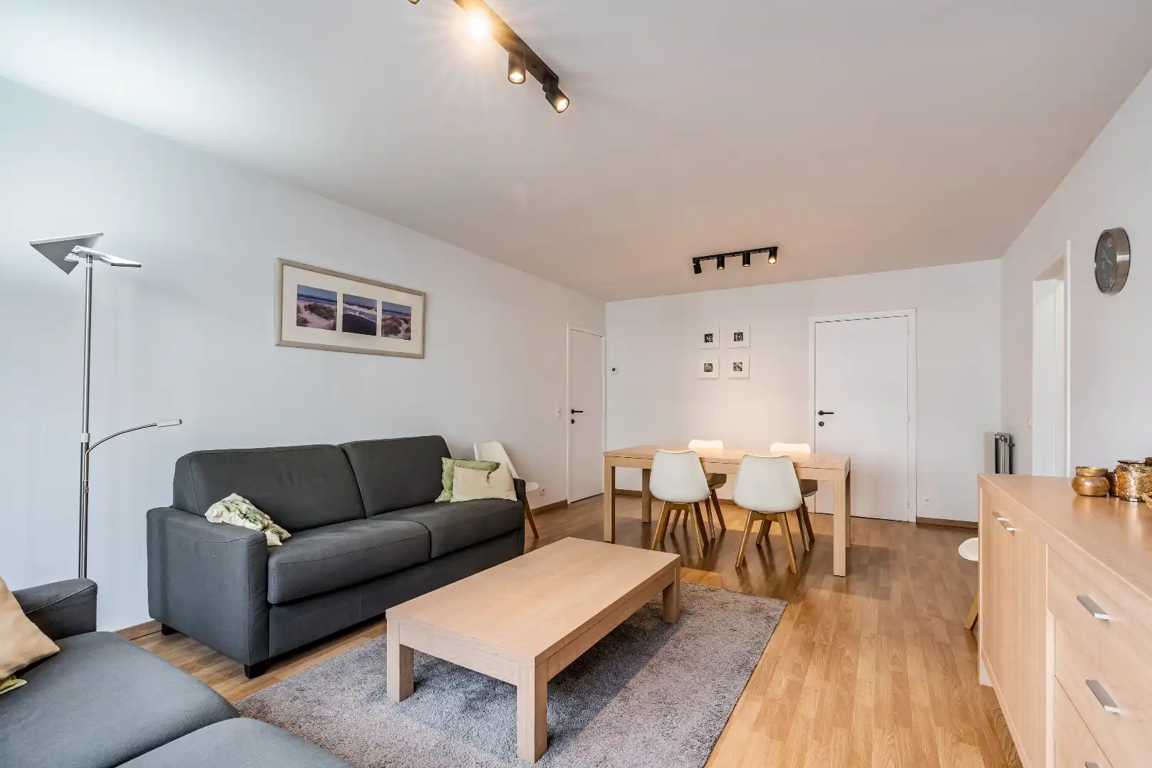 Centraal gelegen appartement met twee slaapkamers in Knokke foto 3