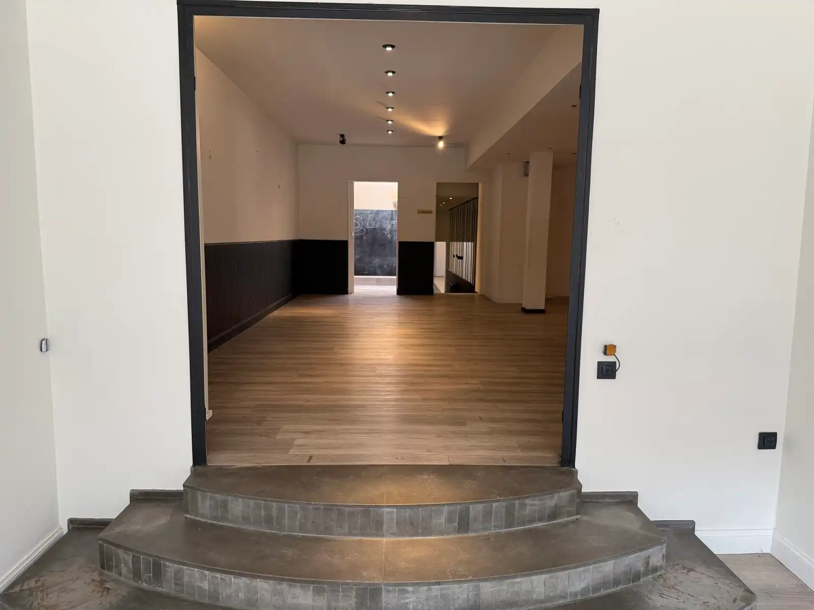 Projectgrond (vroegere feestzaal met woonst en parking) foto 22