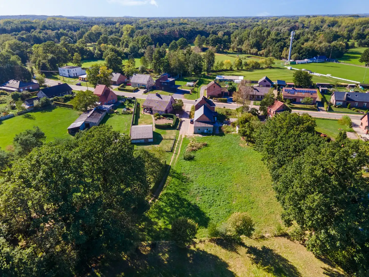 Vrijstaande woning op een ruim perceel van 3.330 m² met prachtig groen uitzicht en tal van mogelijkheden foto 40