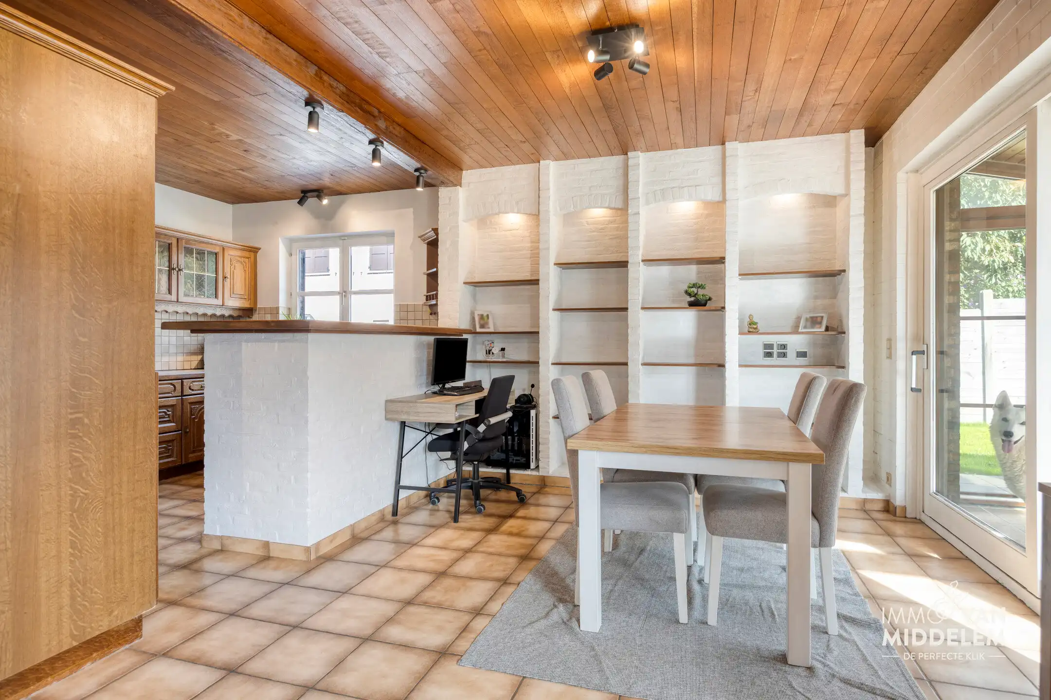 CHARMANTE BUNGALOW MET 3 SLAAPKAMERS IN RUSTIGE WOONWIJK foto 4
