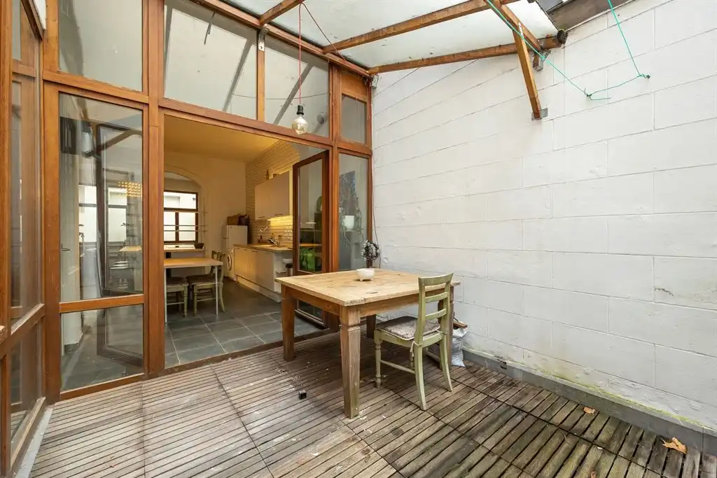 Karaktervol appartement met stadskoer foto 7