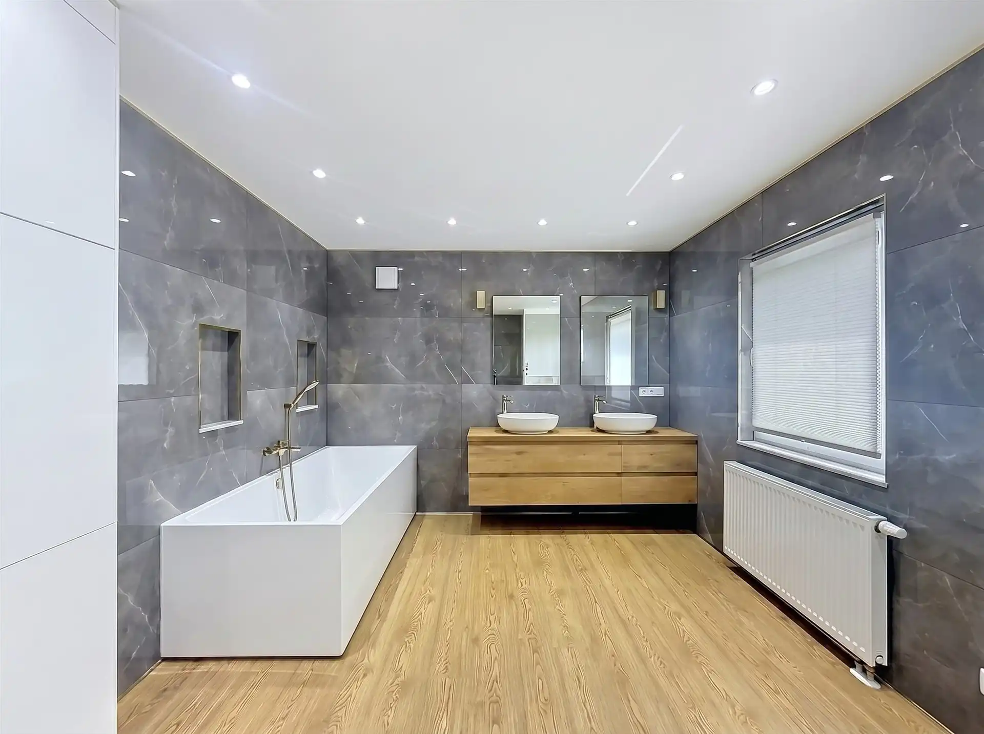 Prachtige instapklare woning met zonnige tuin en 5 slaapkamers! foto 17