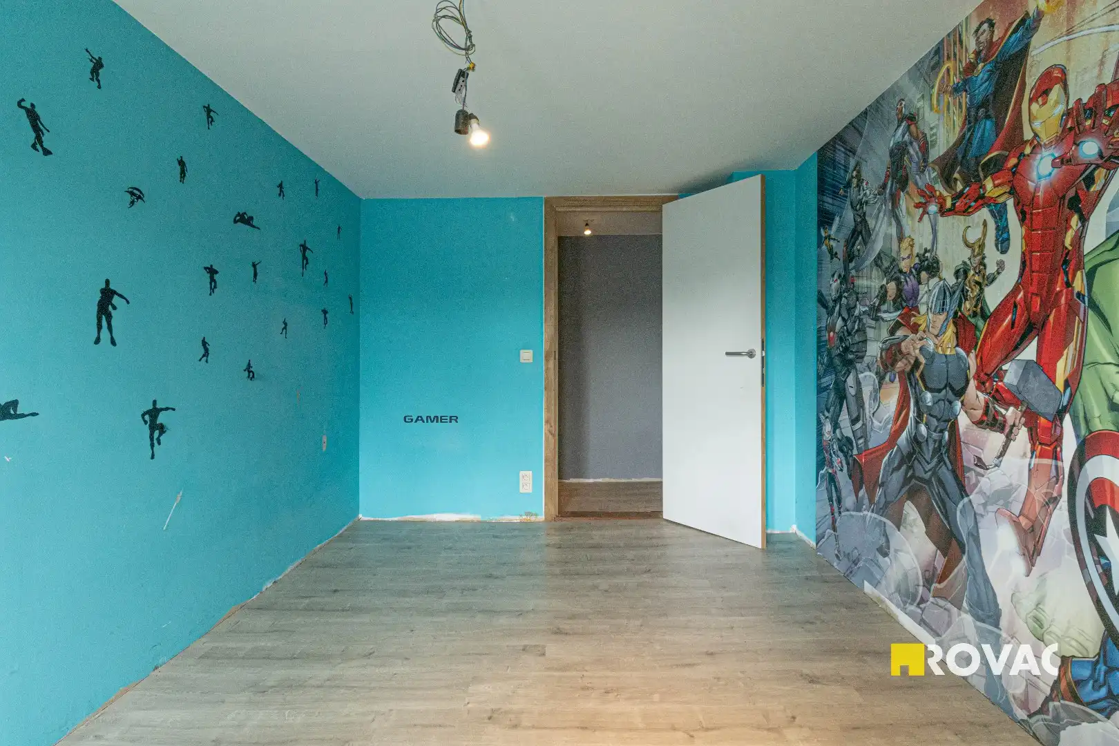 Zeer ruime woning met 5 slaapkamers, tuin en uitweg foto 13