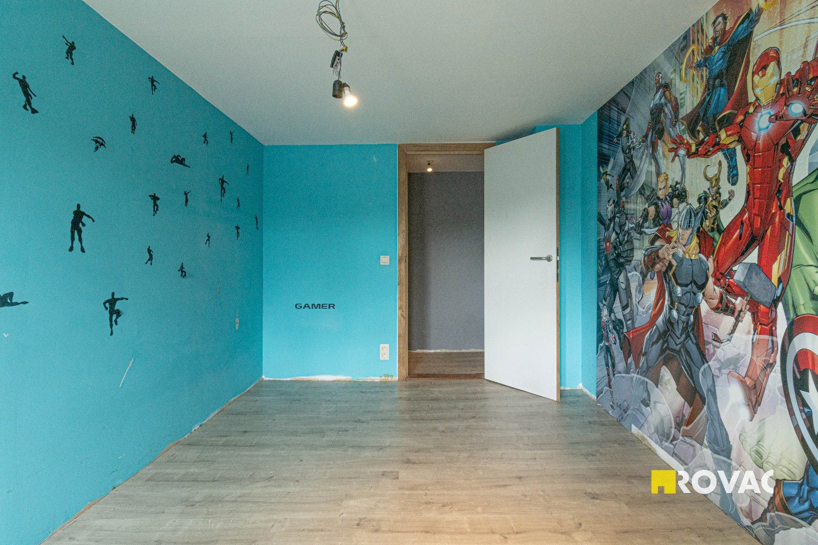 Zeer ruime woning met 5 slaapkamers, tuin en uitweg foto 14