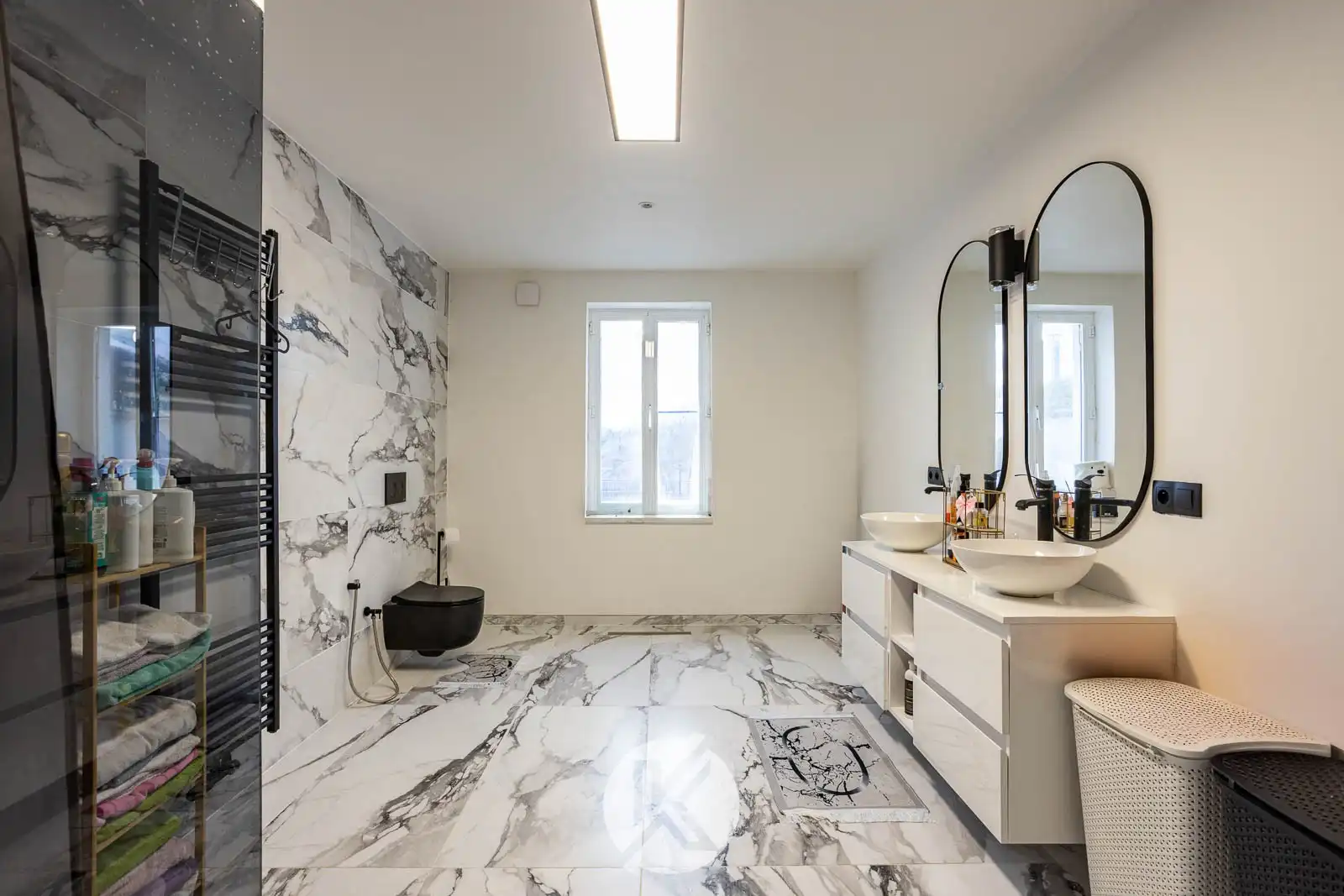 Veelzijdige woning op het dorpsplein foto 21