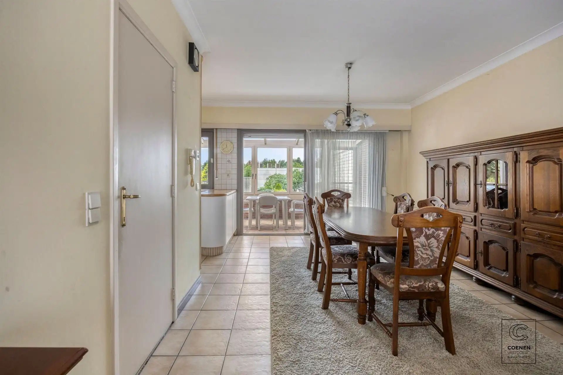 HOB bel-étage van 193m² met drie slpk's en ruime tuin! foto 4
