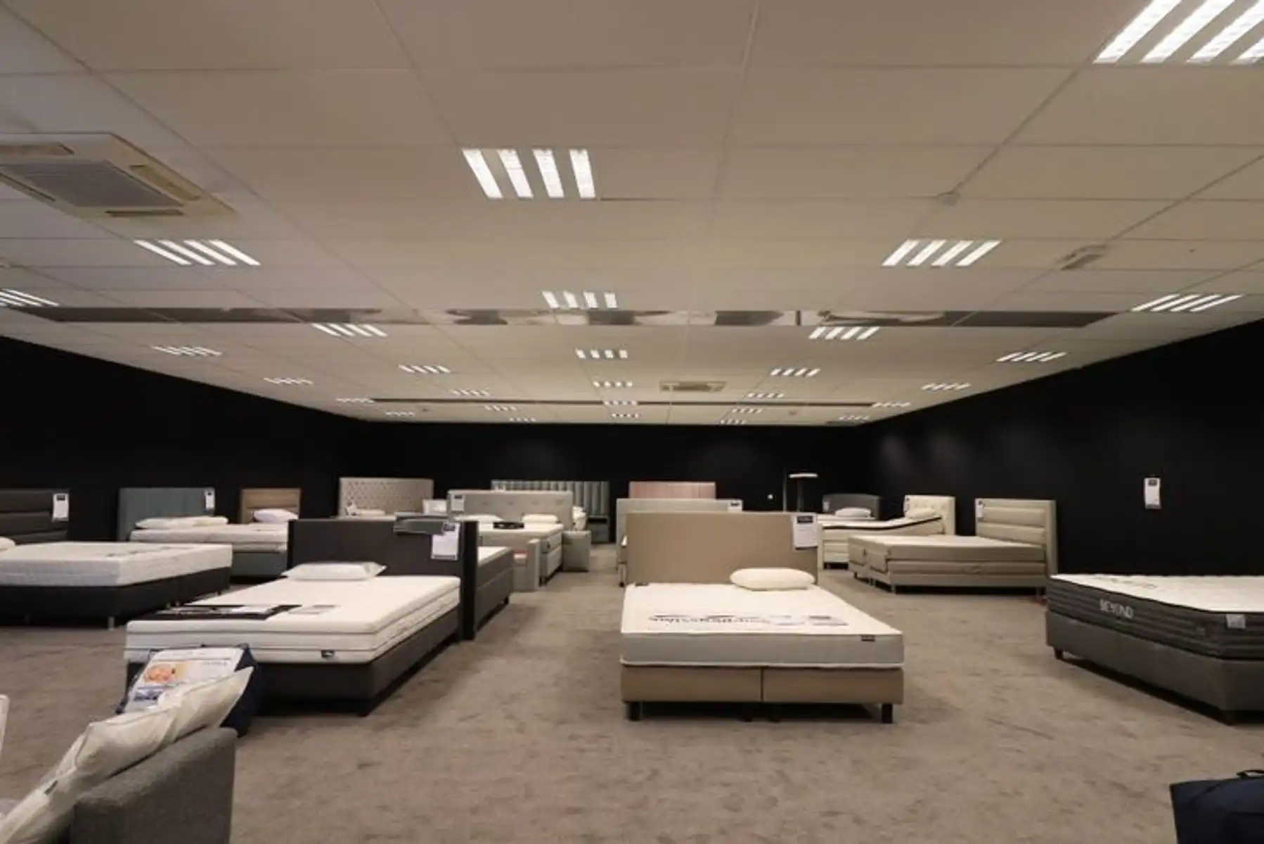 handelspand op topligging langs Parklaan – Sint-Niklaas foto 3