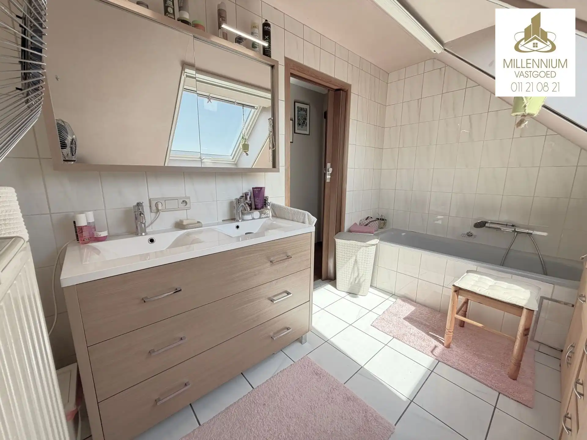 Ruime 3-slpk woning zwembad  foto 25
