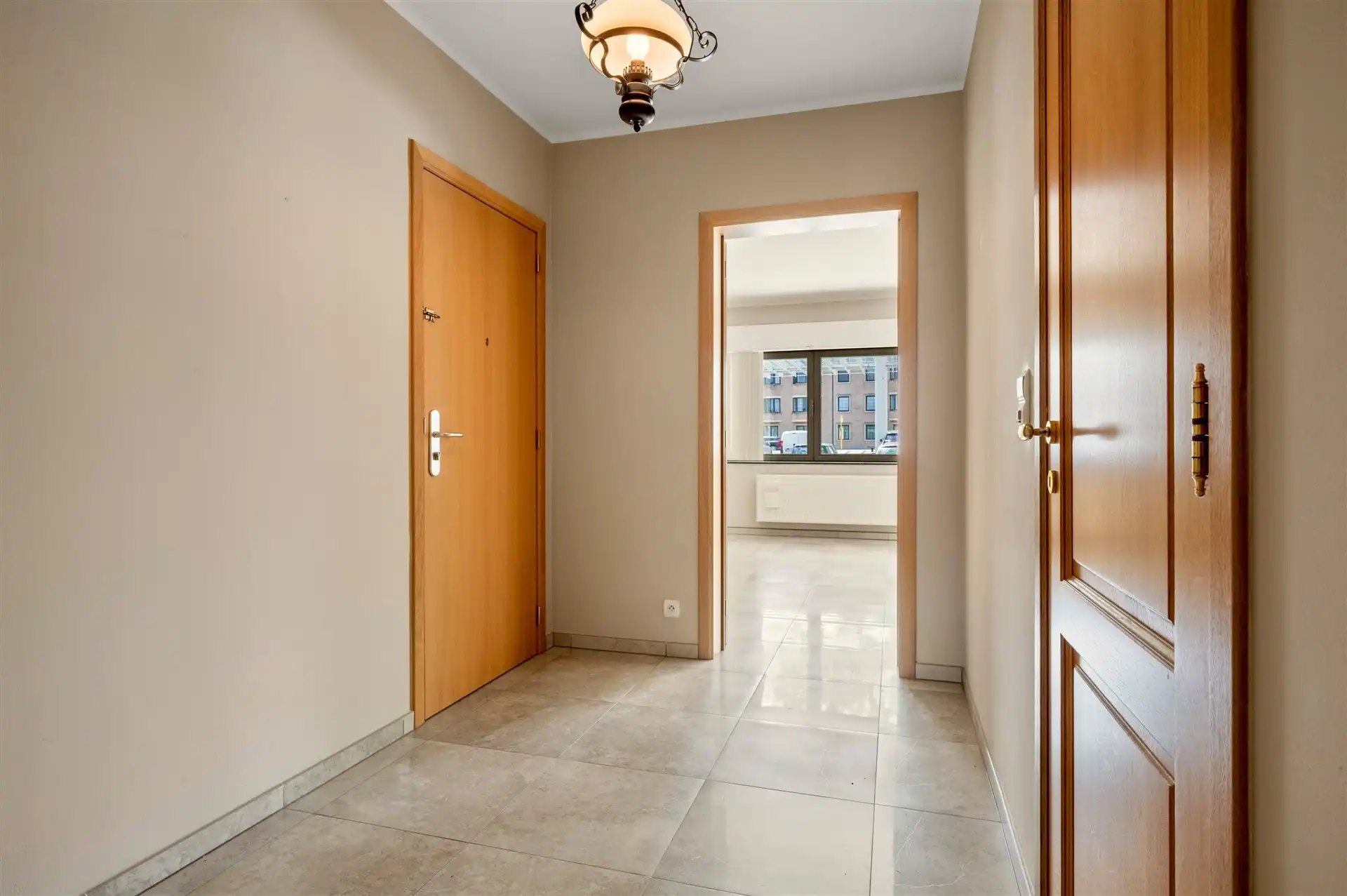 Uiterst centraal gelegen appartement met 2 slpks foto 3