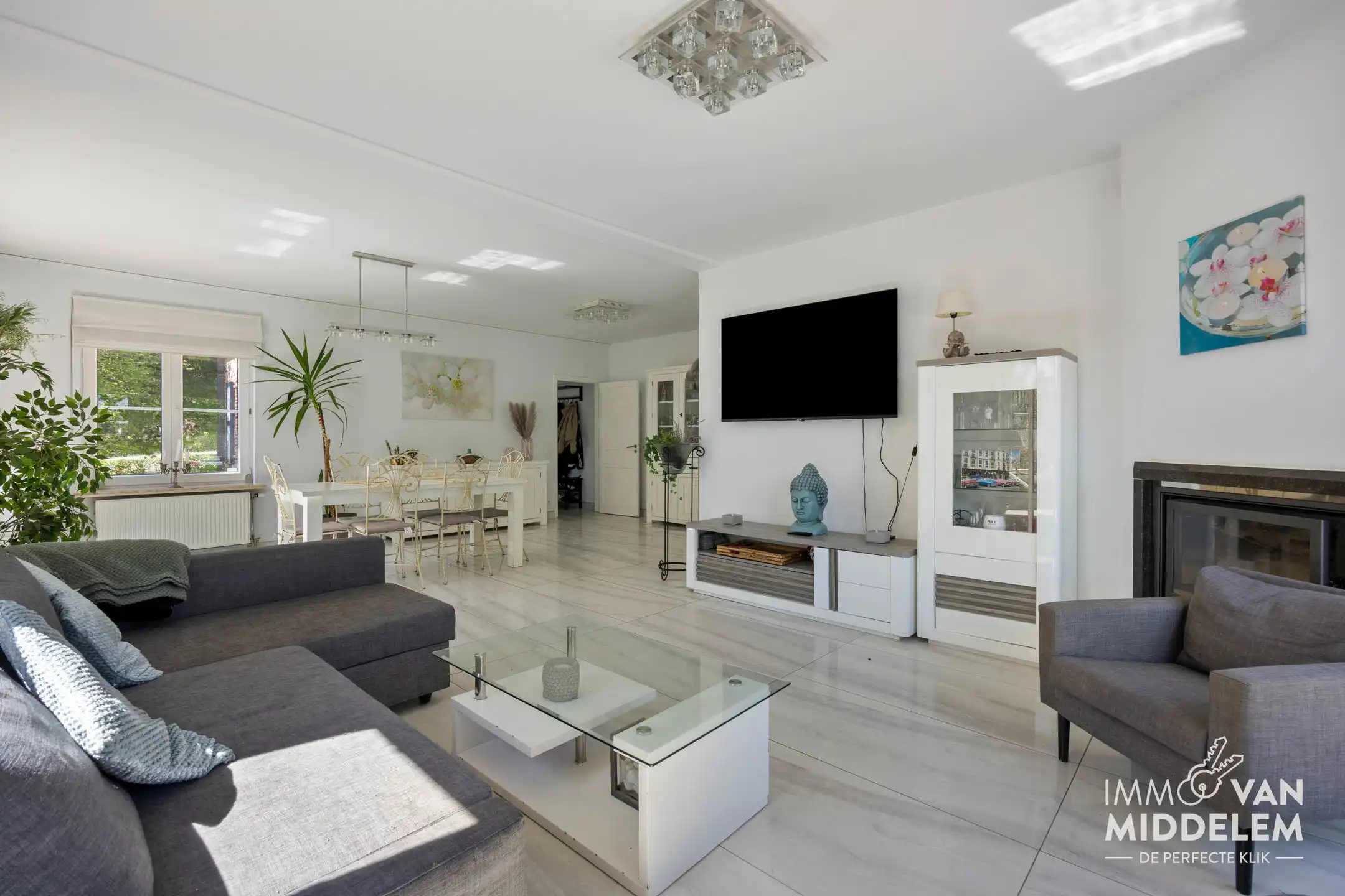 CHARMANTE VILLA MET ZWEMBAD EN VEELZIJDIG BIJGEBOUW foto 7