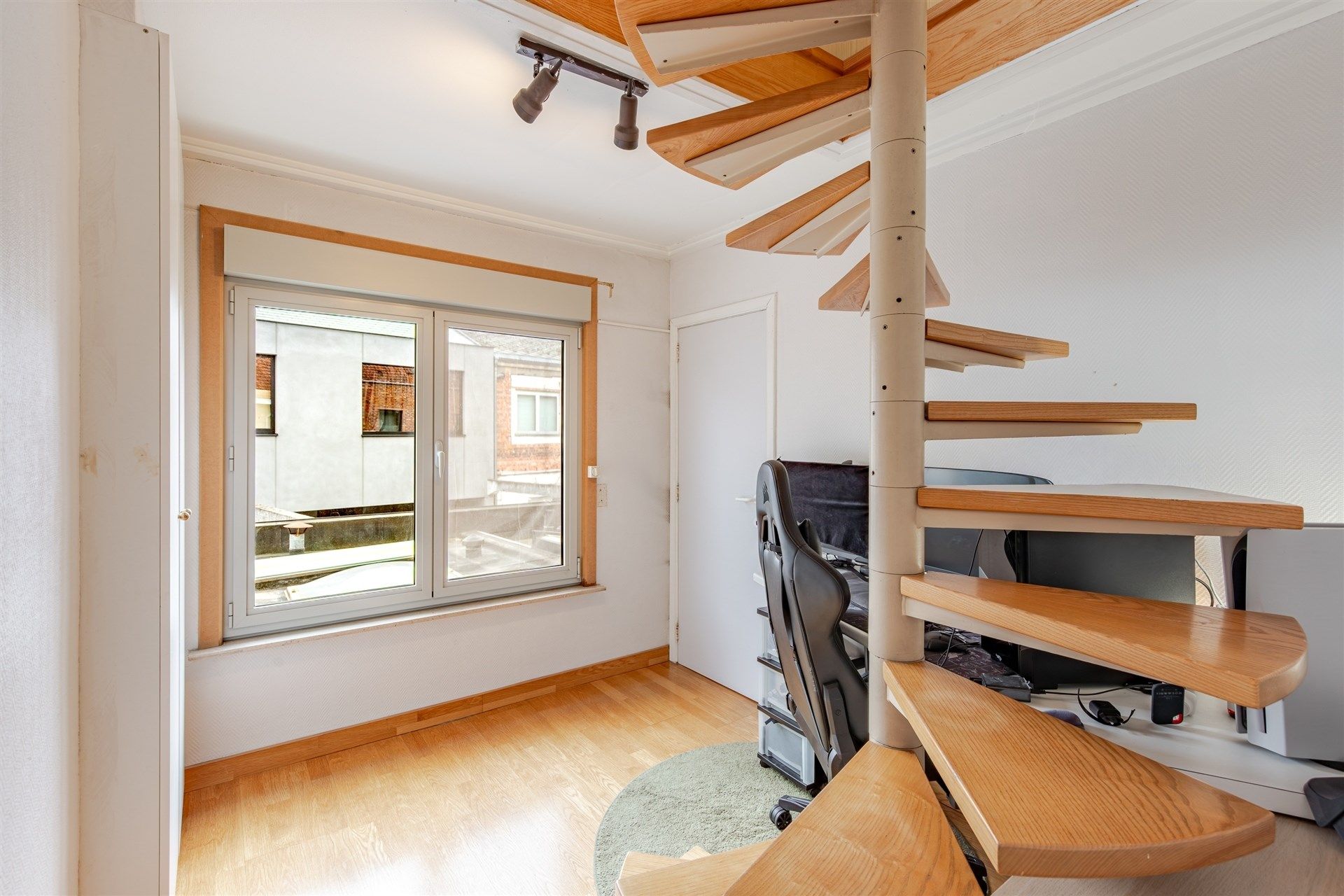 Instapklare woning op wandelafstand van het centrum van Aalst foto 12