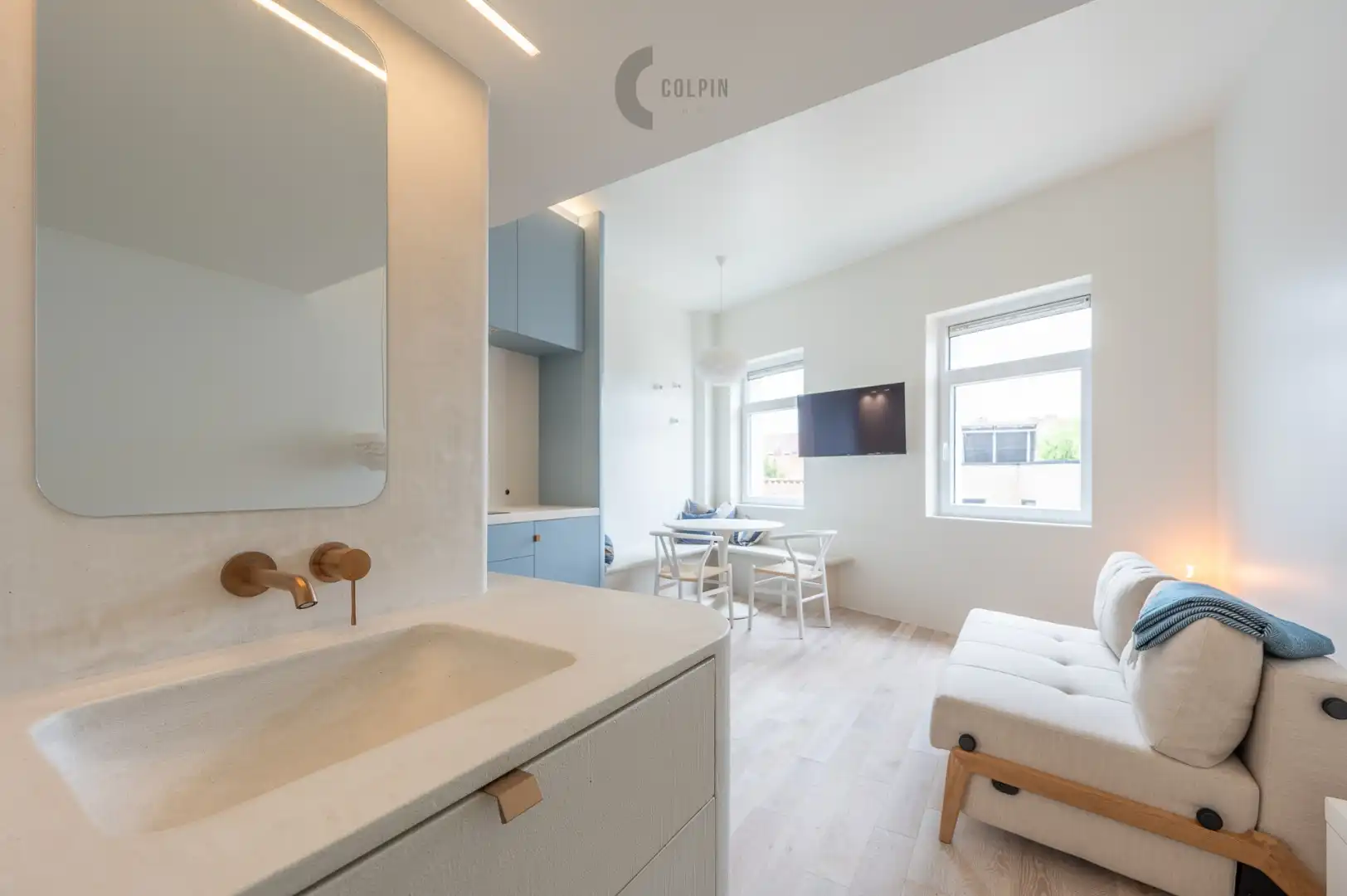 Stijlvolle gerenoveerde studio te Duinbergen foto 5