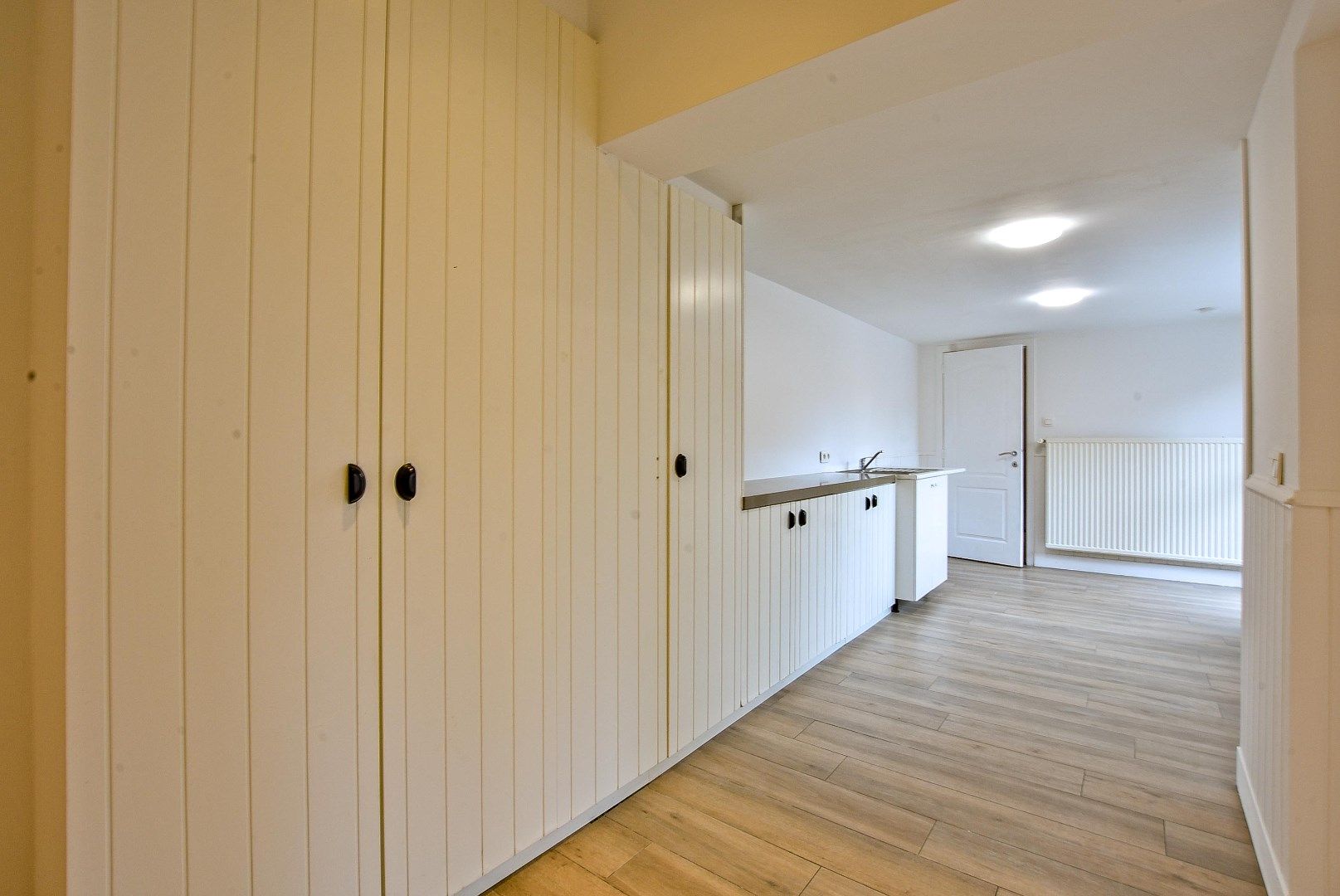 Halfopen bebouwing met mogelijkheid tot 7 slaapkamers, 2 badkamers en grote tuin in Aalter foto 6