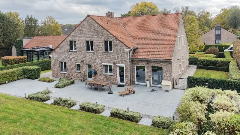 Zeer ruime villa van 432m² op 21 are vlakbij golf-en meerdomein foto 3