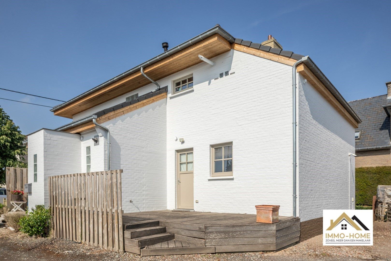 Eigendom( 2 appartementen) met loods en bijzonder veel potentieel foto 26