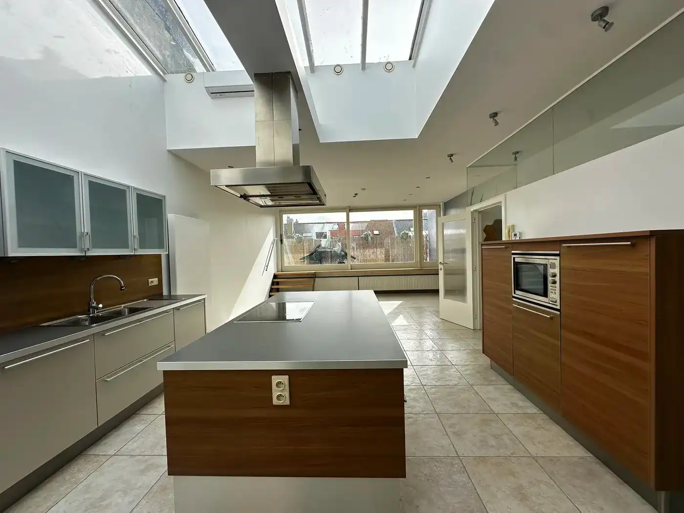 Lichtrijk appartement met 1 slaapkamer + autostaanplaats  foto 3