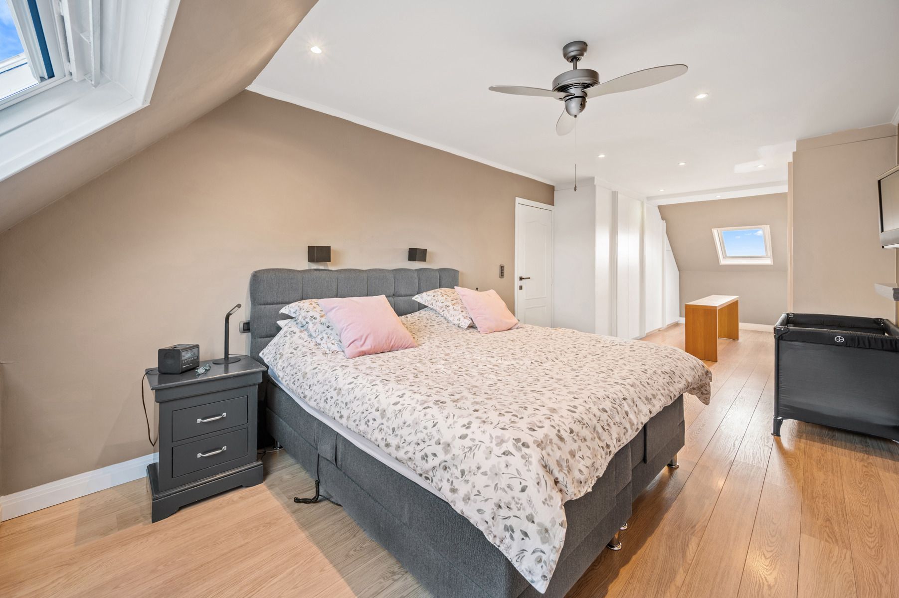 Prachtig herenhuis met handelsruimte te MECHELEN foto 28