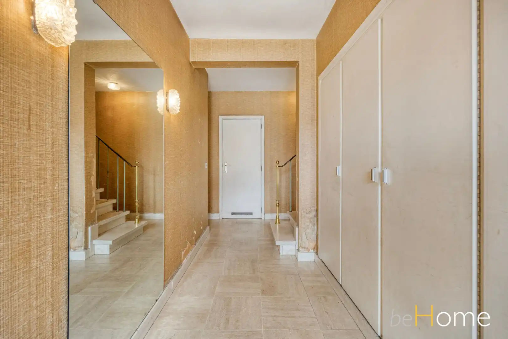 Opbrengsteigendom met 5 appartementen en 2 garages op toplocatie in Merchtem foto 4