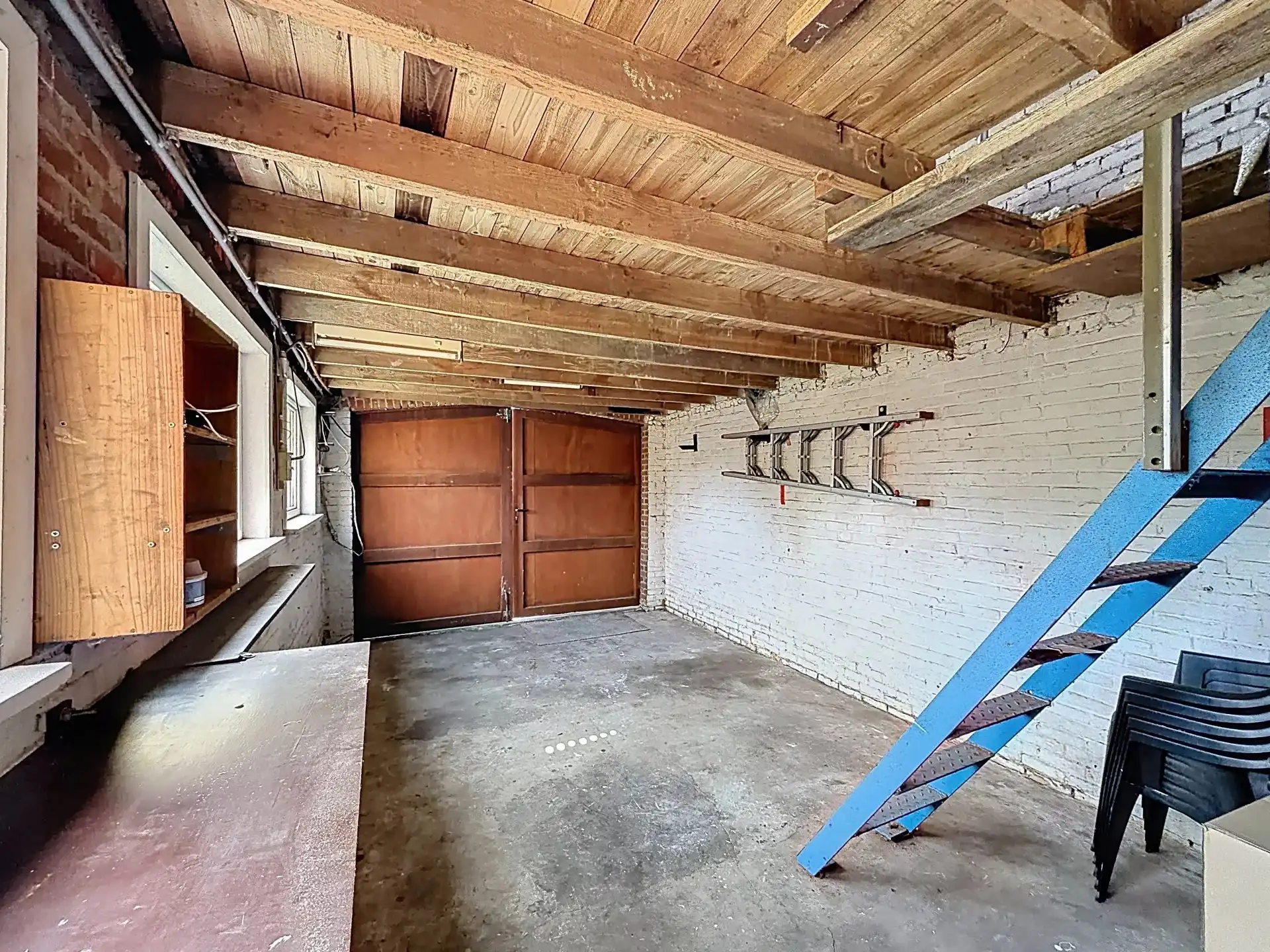 Zeer ruime en verzorgde woning met 5 slaapkamers en 2 badkamers op een groot perceel foto 40