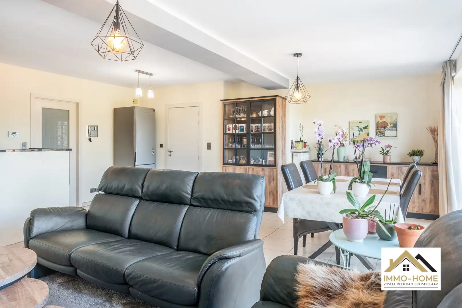 Instapklaar ruim appartement met autostaanplaats foto 10