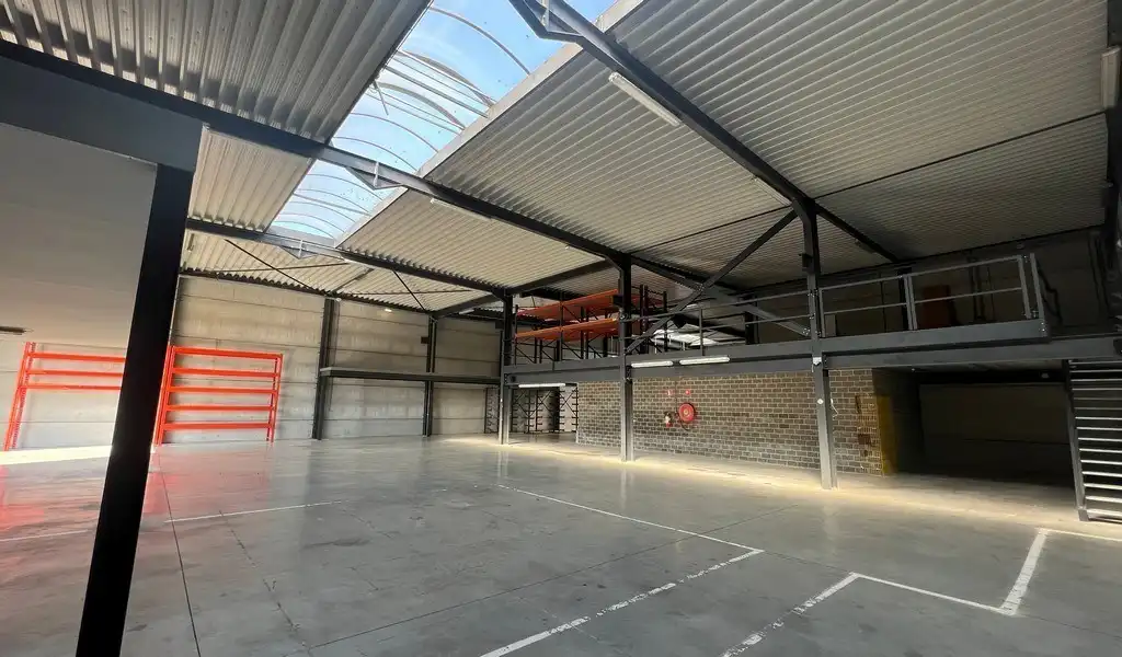 Bedrijfsgebouw met villa te huur langs  E17 in  Kruisem foto 3