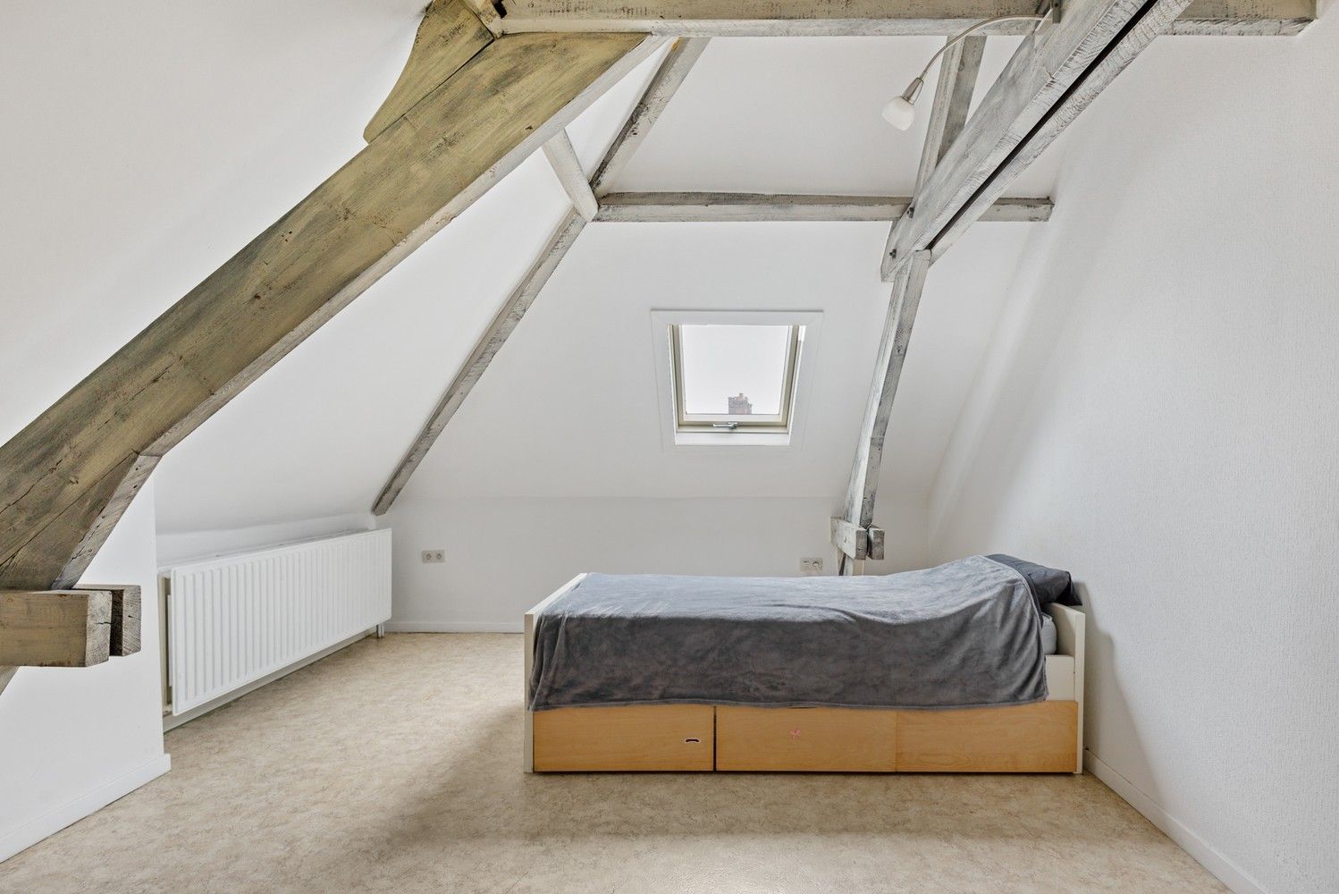 Dakappartement in Wijnegem centrum te huur foto 5