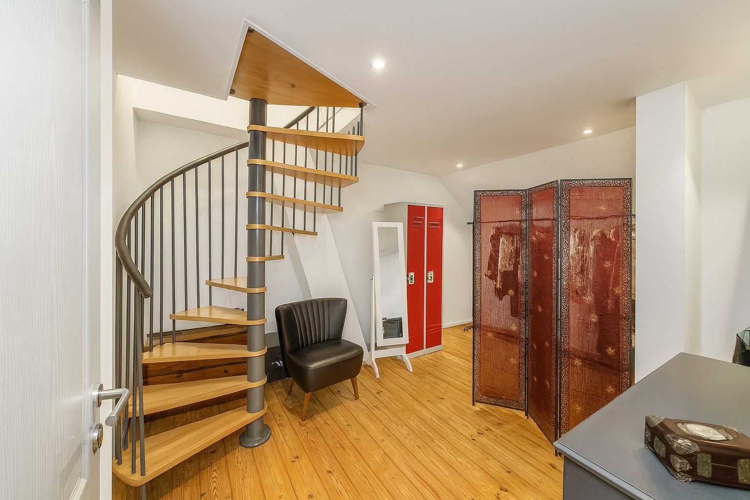 Unieke eigendom met woning, duplexappartement, magazijn en tuin op 508 m² gelegen te Burcht (Zwijndrecht)! foto 13