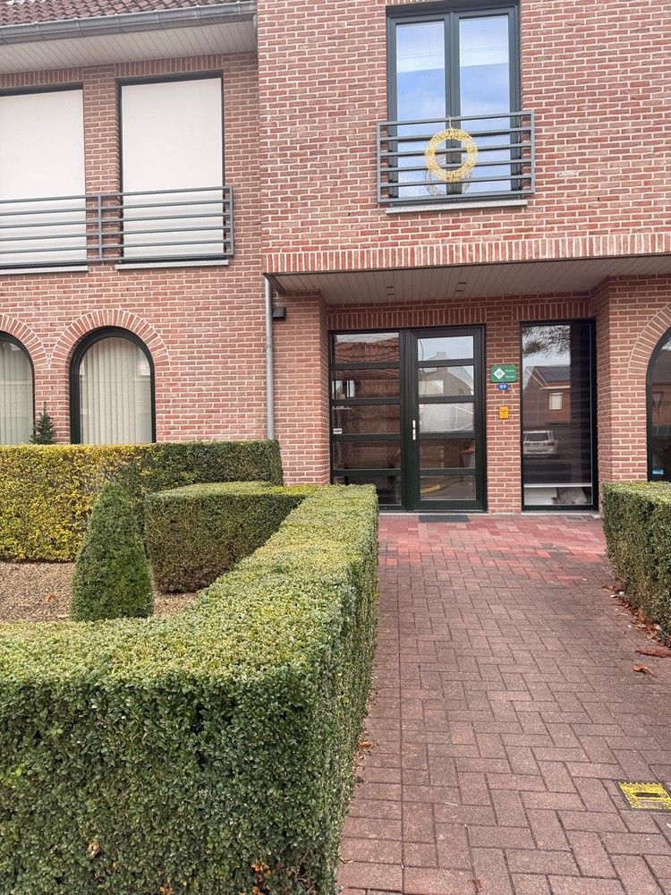 Instapklaar 1-slaapkamerappartement met zuidgericht terras in Veldwezelt, Lanaken. foto 2