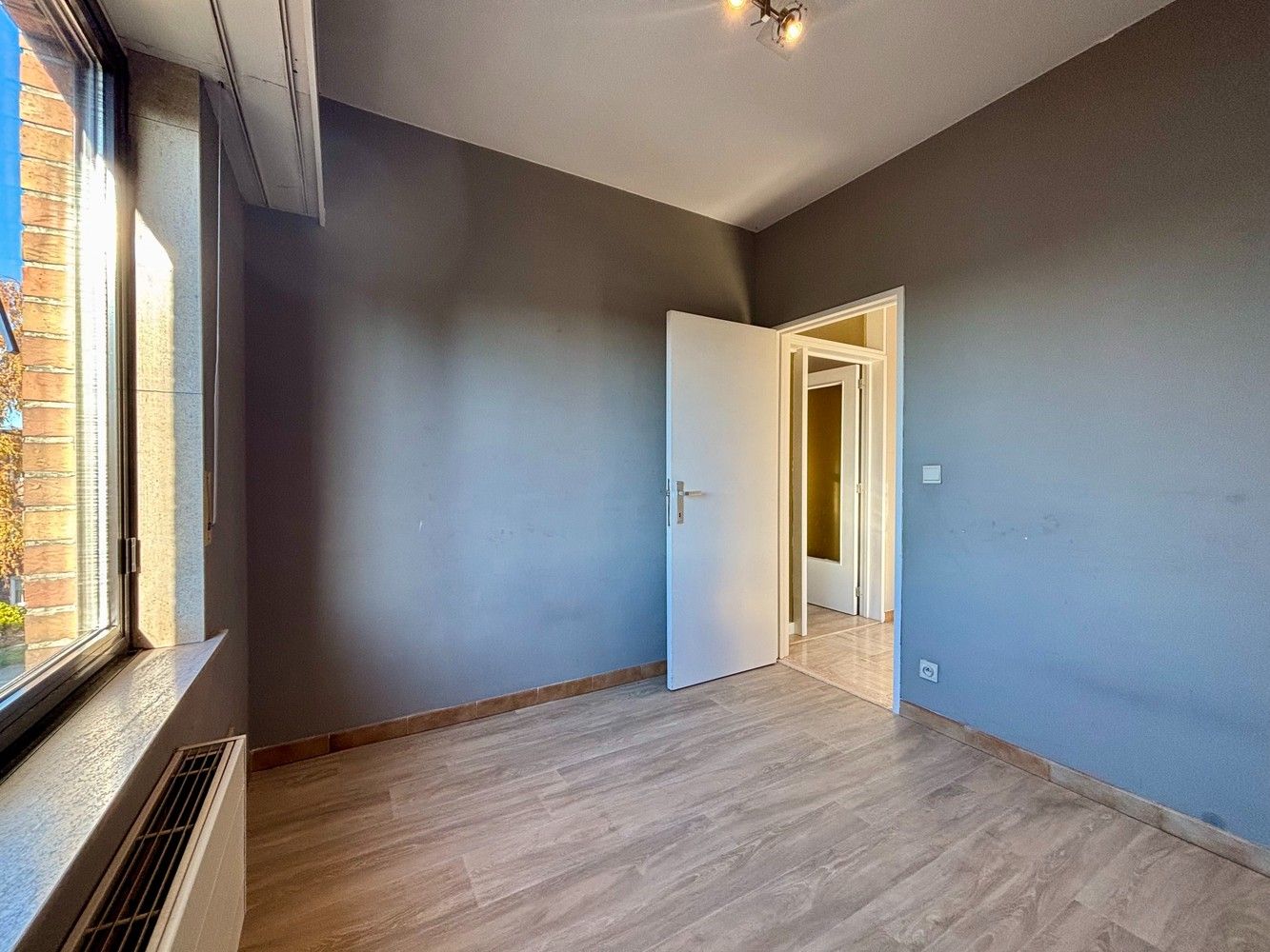 Appartement op de 2de verdieping met 3 slaapkamers, ruim terras en garagebox in het centrum van Ranst! foto 13