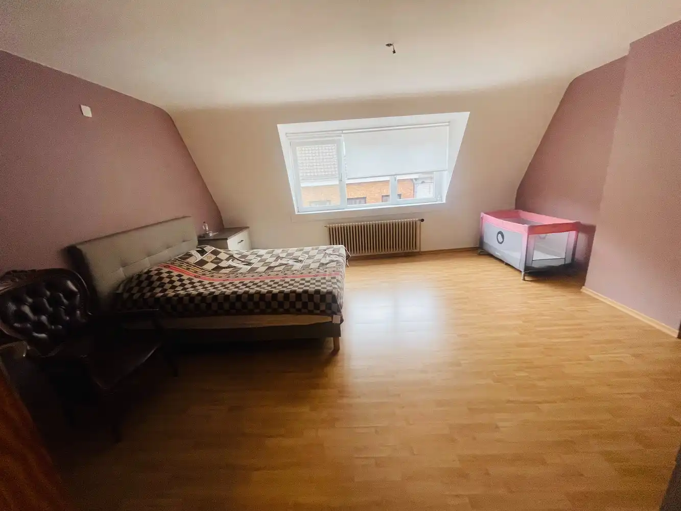 Brugge centrum, vlakbij Smedenpoort , Vestingen , t' Zand en station Ruime degelijk GEBOUWDE BEL-ETAGE  WONING met  GARAGE van circa 90 m³, 3 SLPKS en zonneterras. foto 10