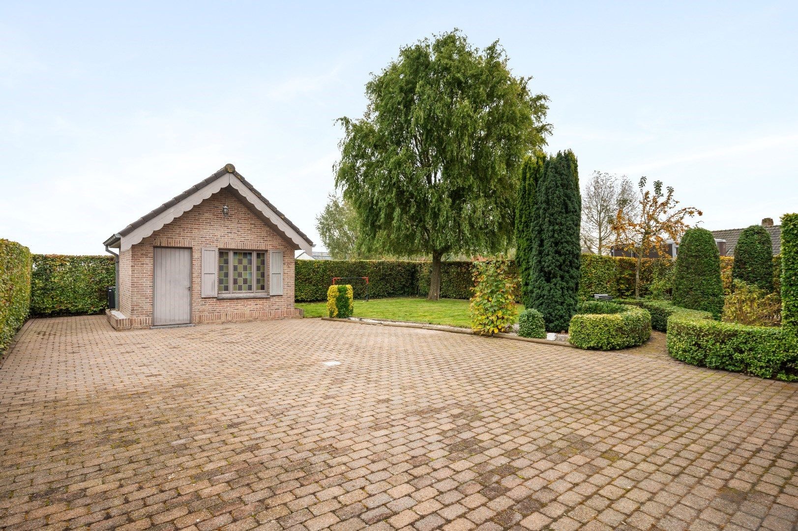  ALLEENSTAANDE VILLA MET 5/6 SLAAPKAMERS, DUBBELE GARAGE EN TUIN  foto 24