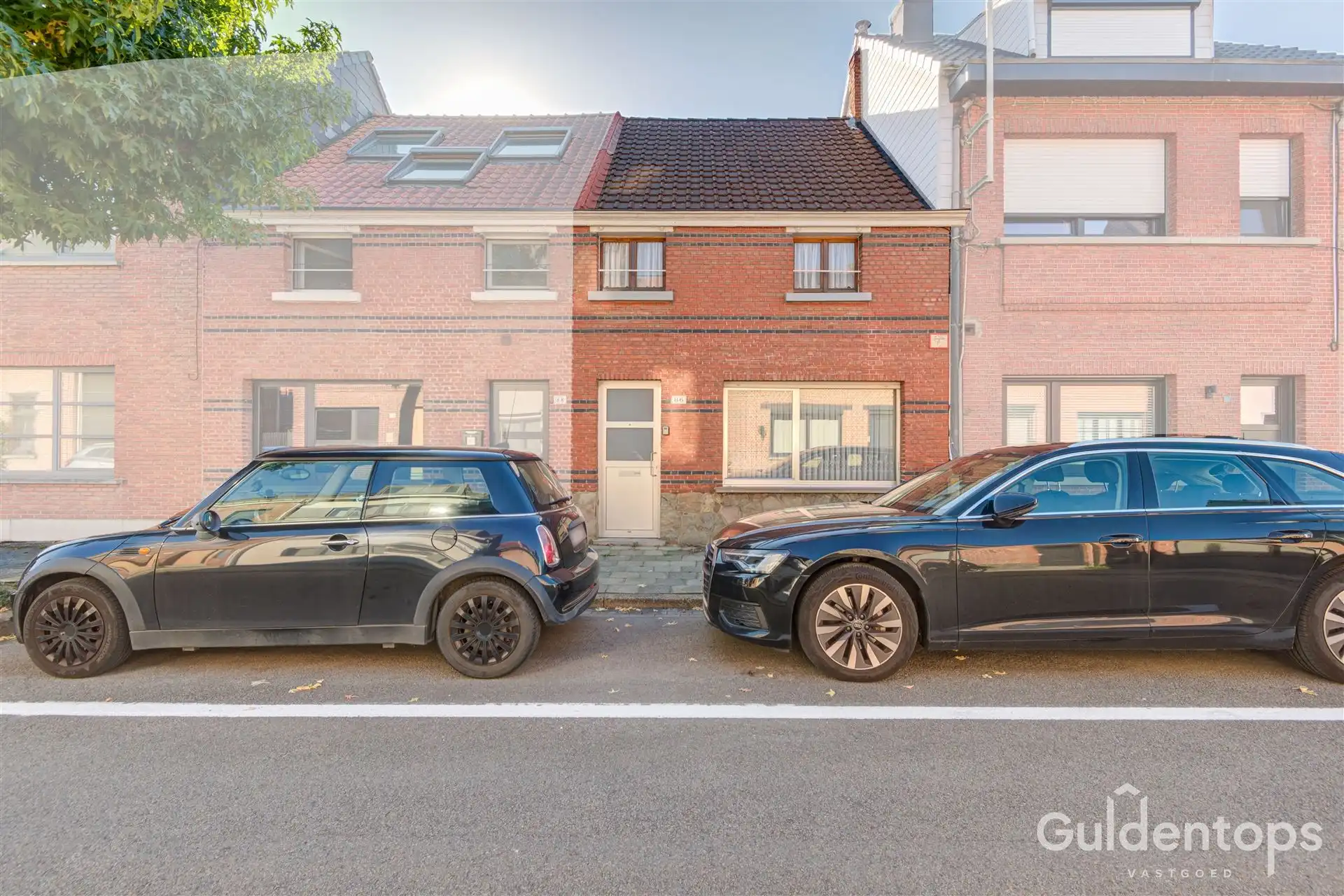 Zeer goed gelegen rijwoning foto 2