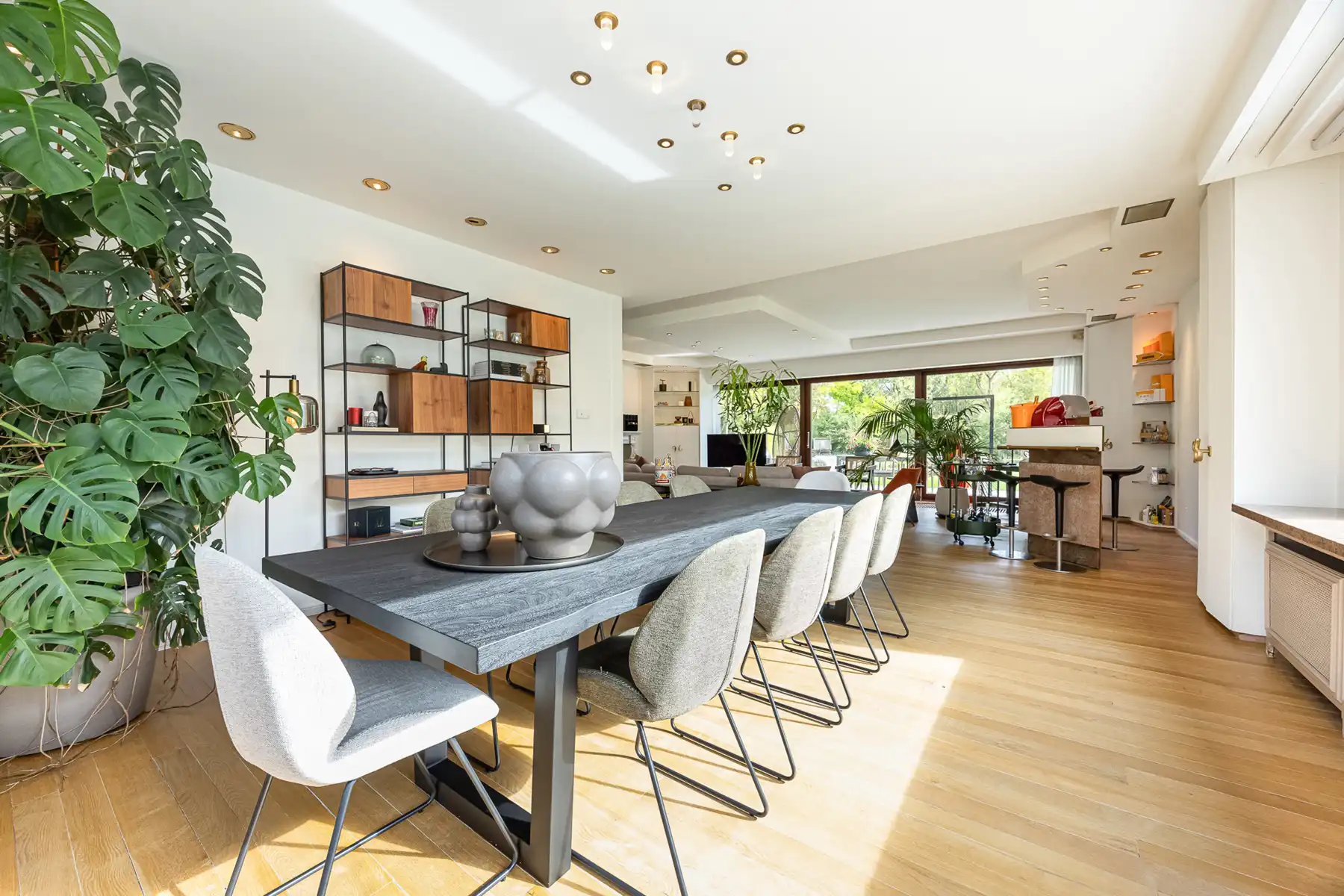 Ruime villa met zwembad op toplocatie in 's Gravenwezel foto 3