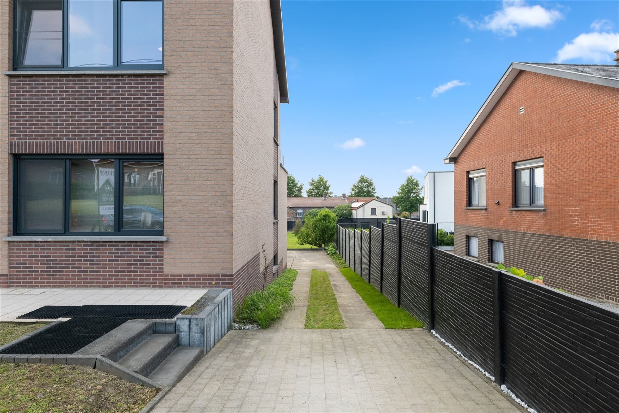 KNUSSE GEZINSWONING MET 18 ZONNEPANELEN IN HET LANDELIJKE VELM foto 5