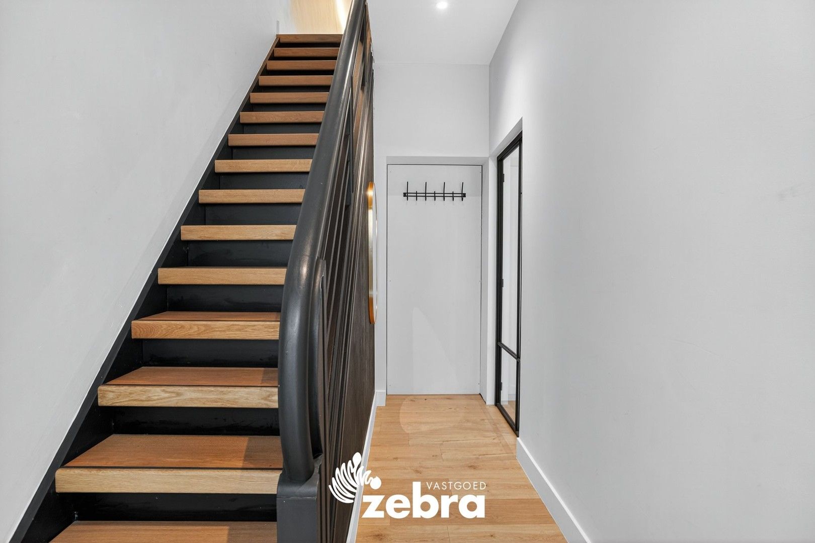 Prachtig gerenoveerde woning in centrum Tielt met garage! foto 14