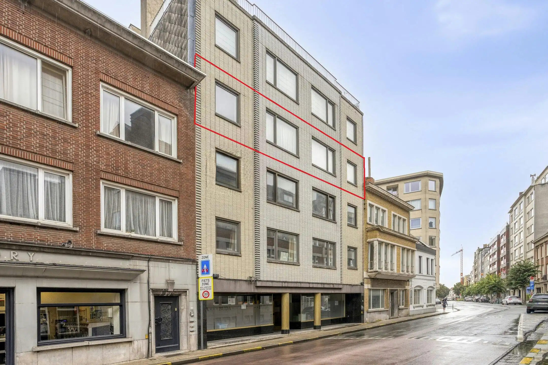 Uitzonderlijk ruim appartement te koop in hartje Kortrijk foto 18