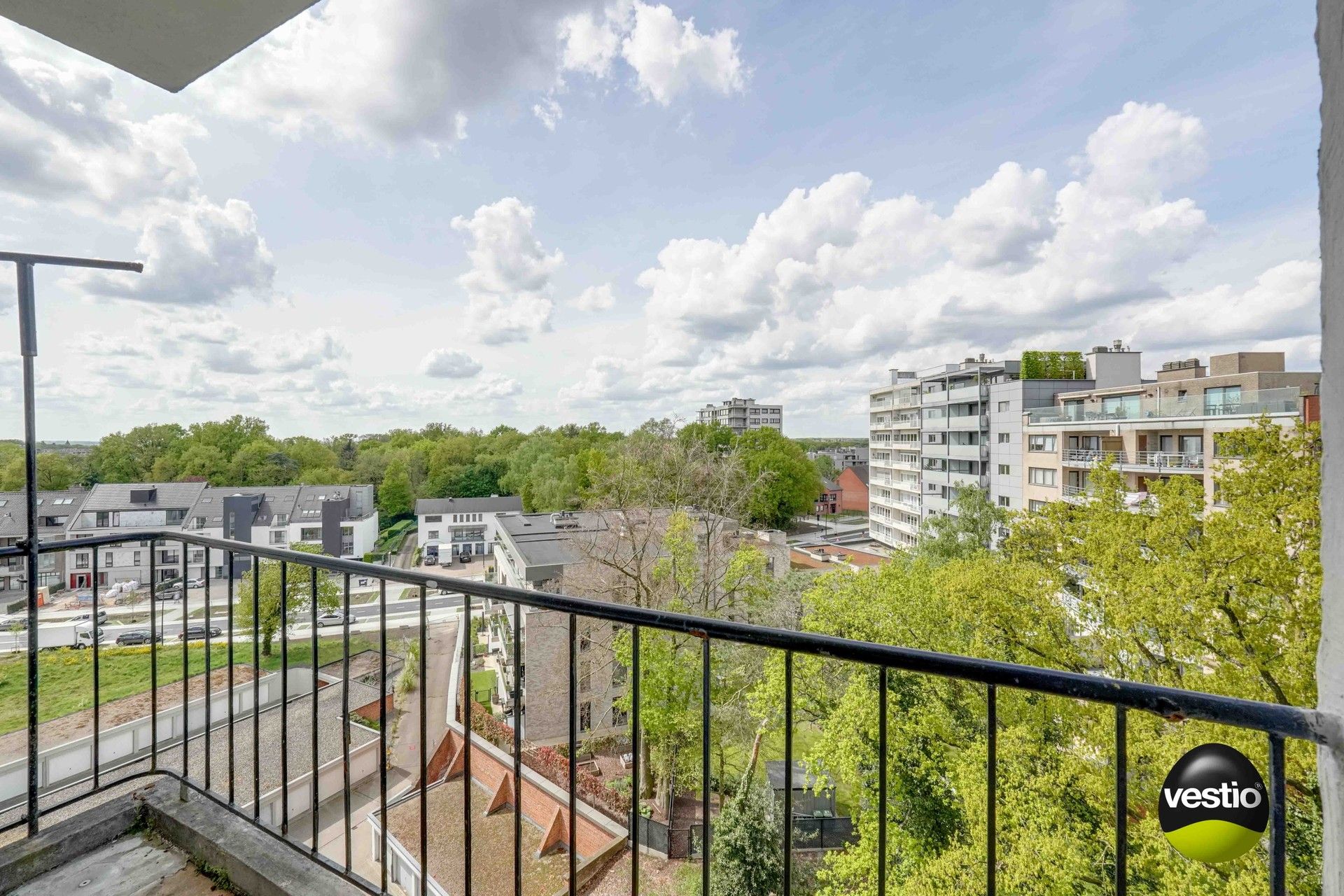RUIM APPARTEMENT MET PRACHTIG UITZICHT IN GENK-CENTRUM foto 19