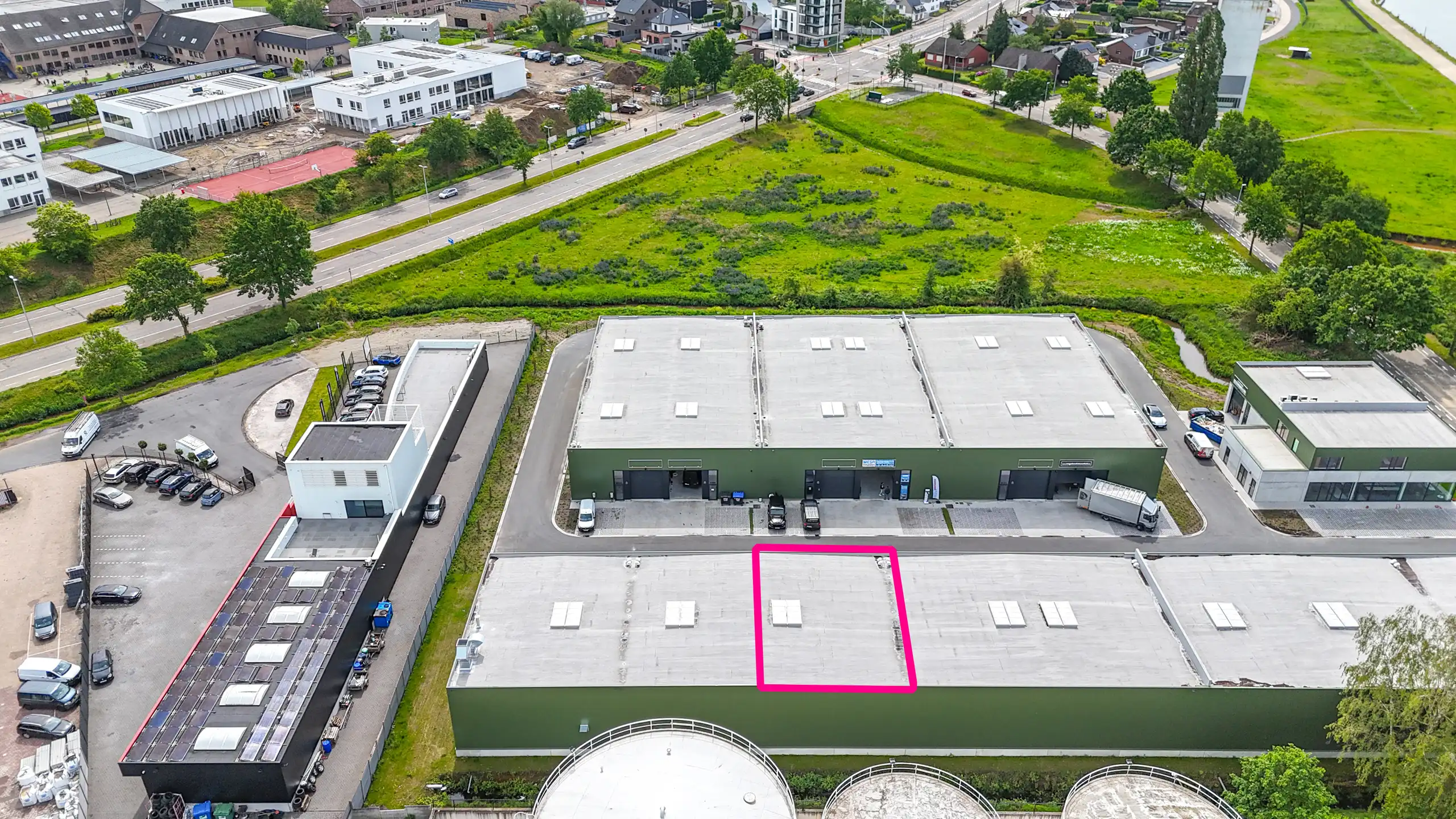Nieuwbouw KMO-unit van 216 m² op topligging in Beringen! foto 18