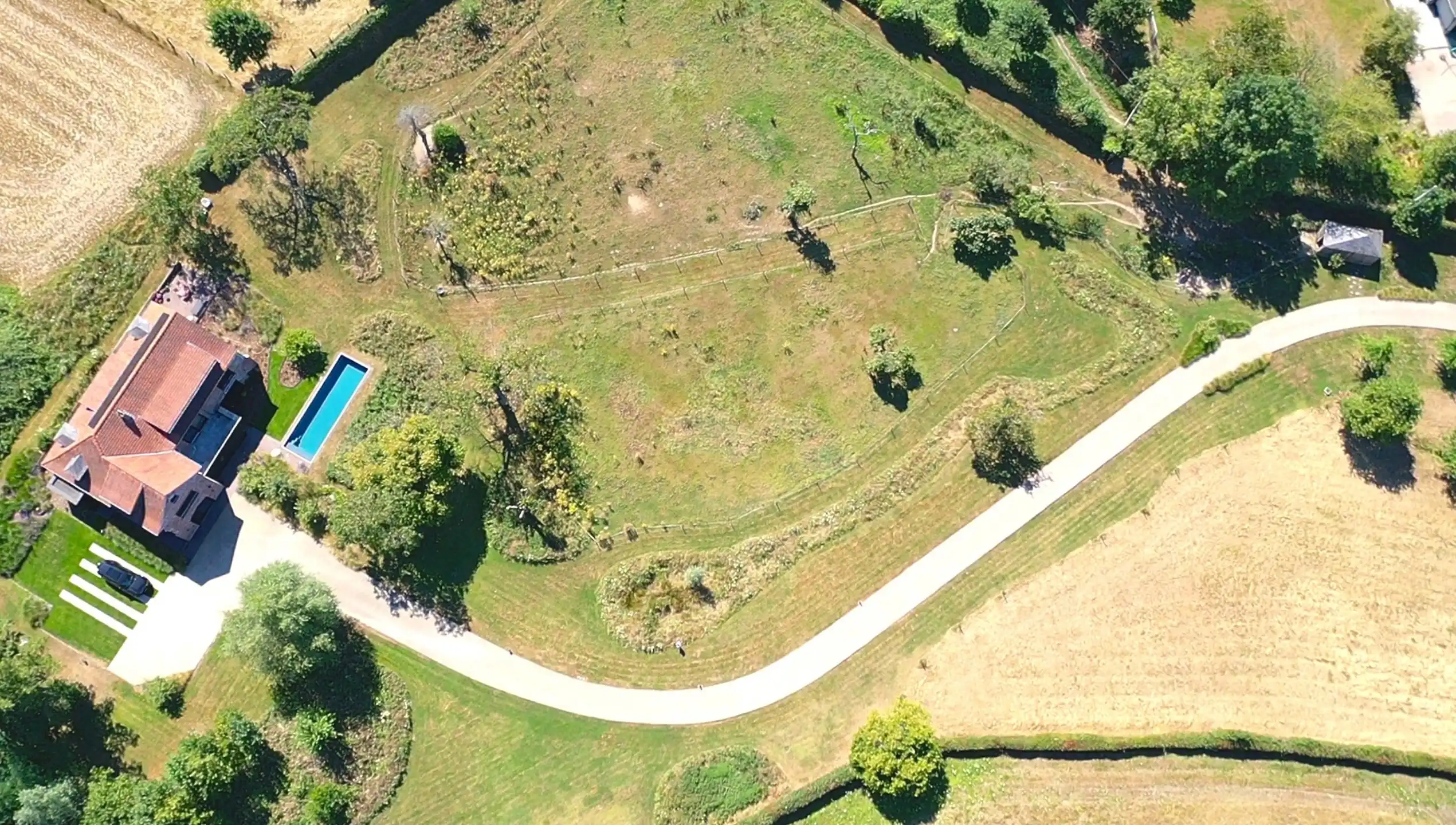 Stijlvol wonen in een uitzonderlijk groene setting foto 3