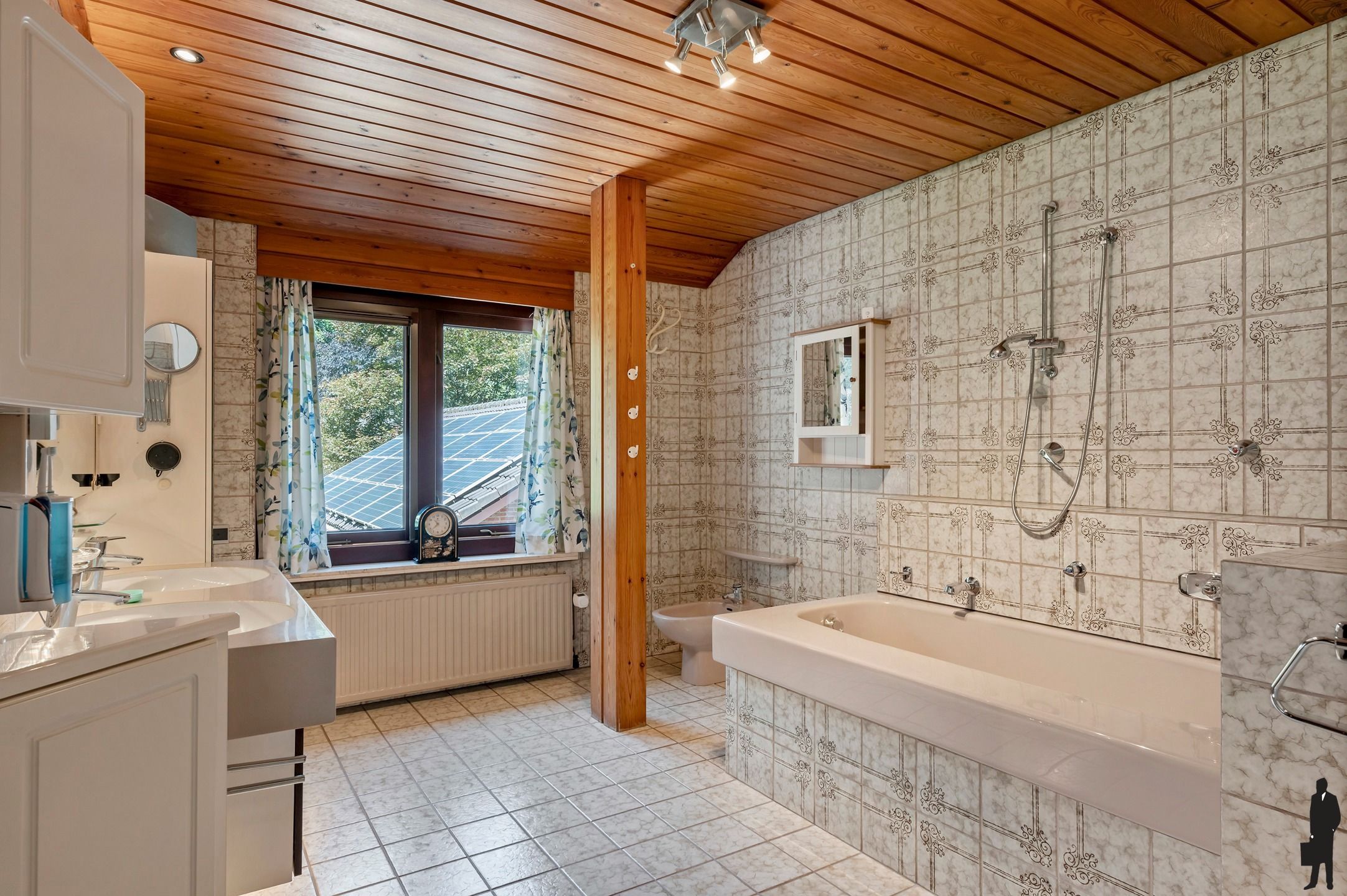 Seventiesvilla op toplocatie! foto 19