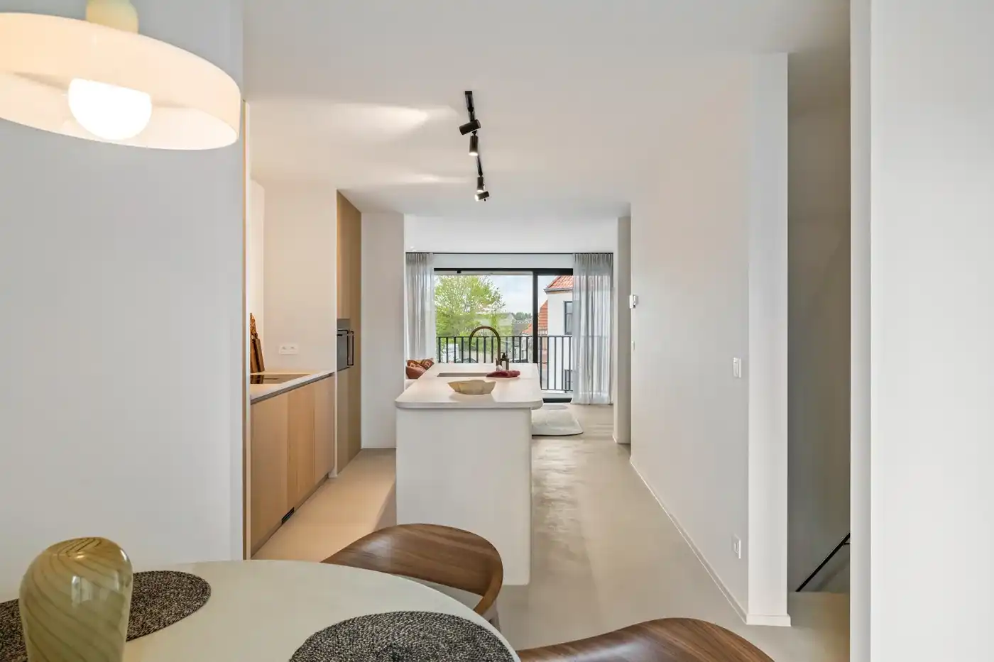 Instapklare en fijn afgewerkte nieuwbouwwoning met 4 slaapkamers nabij het centrum en de markt van Knokke. foto 5