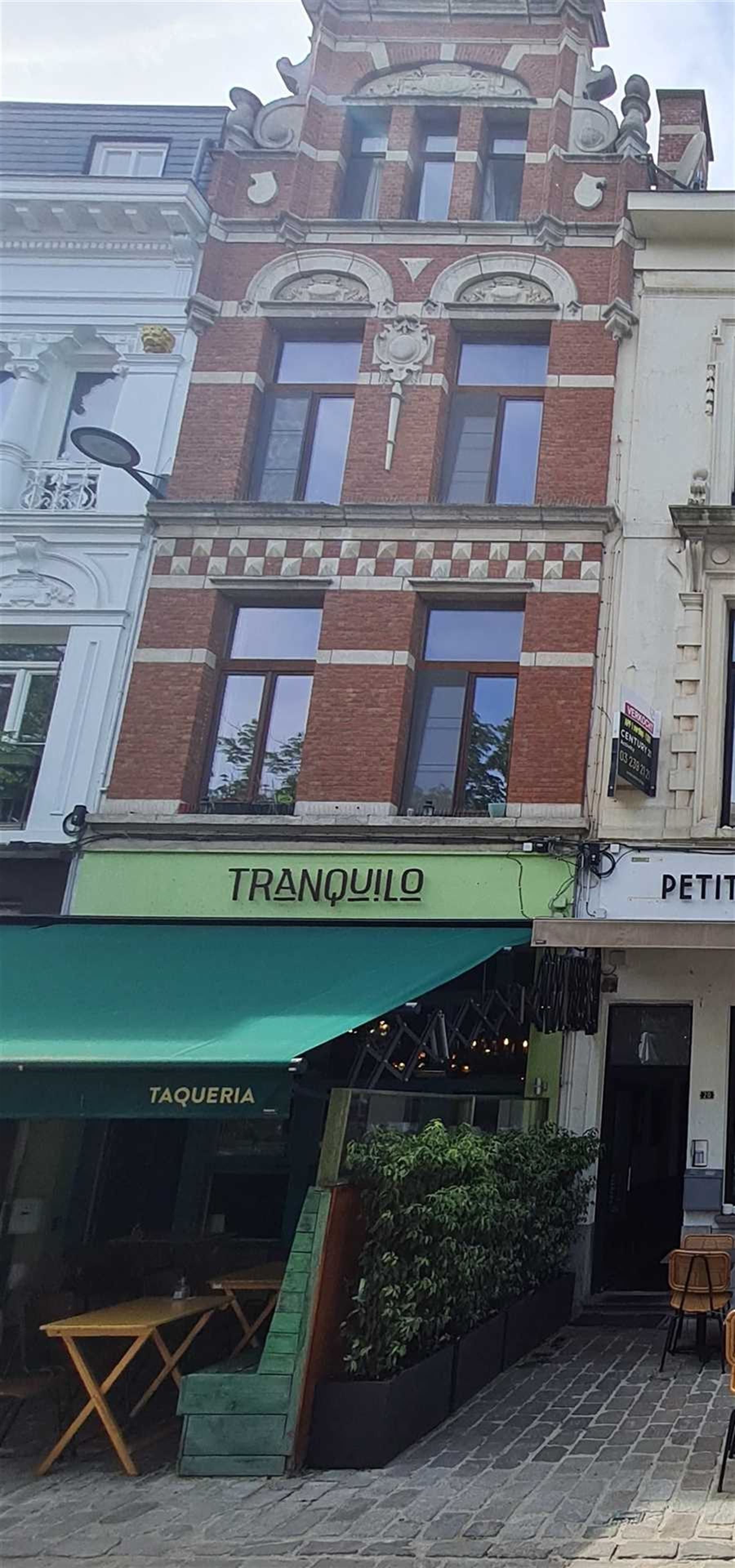 Zurenborg: triplexappartement met  2 slps en terras! foto {{pictureIndex}}